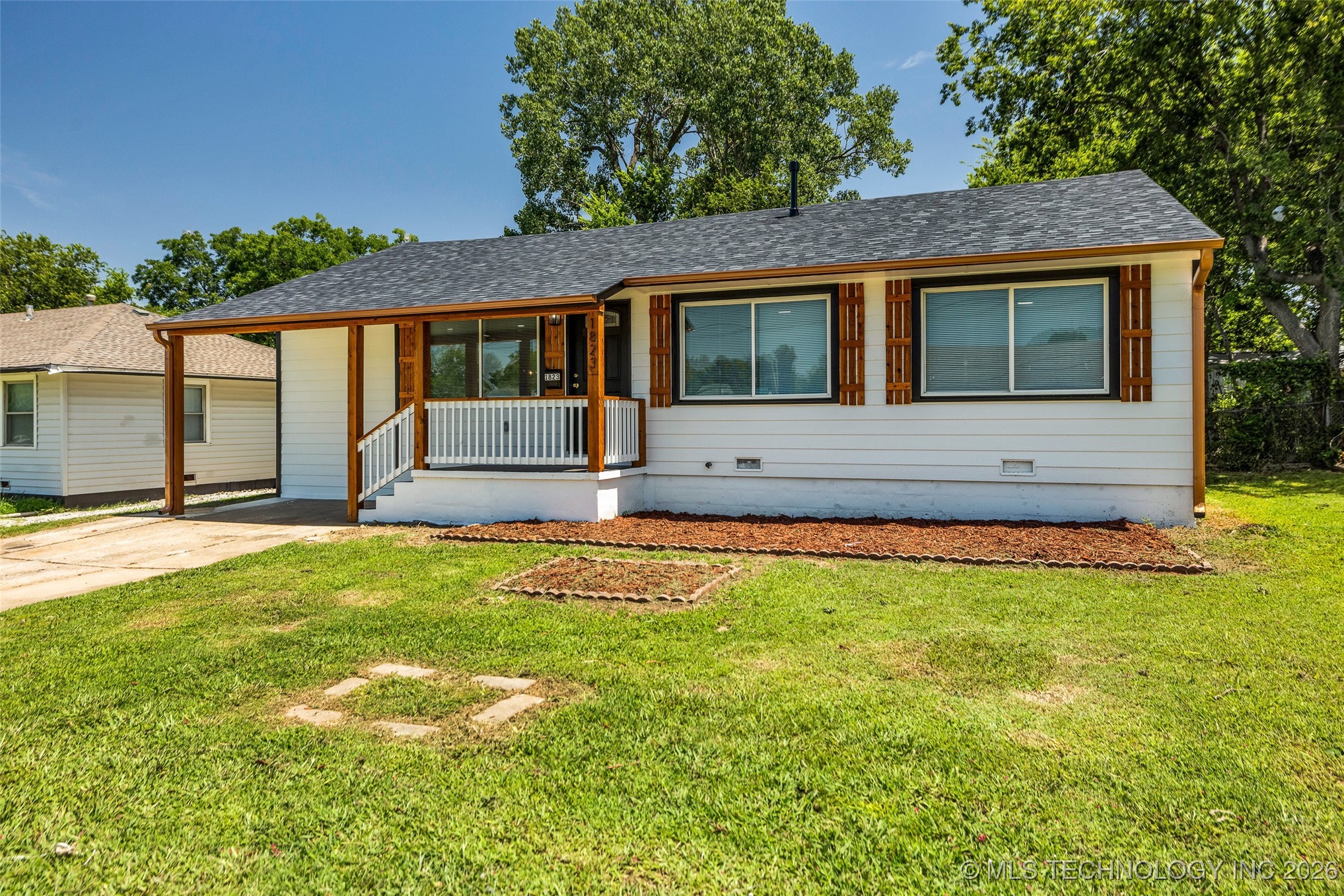 1823 N Harvard Avenue Property Photo 8