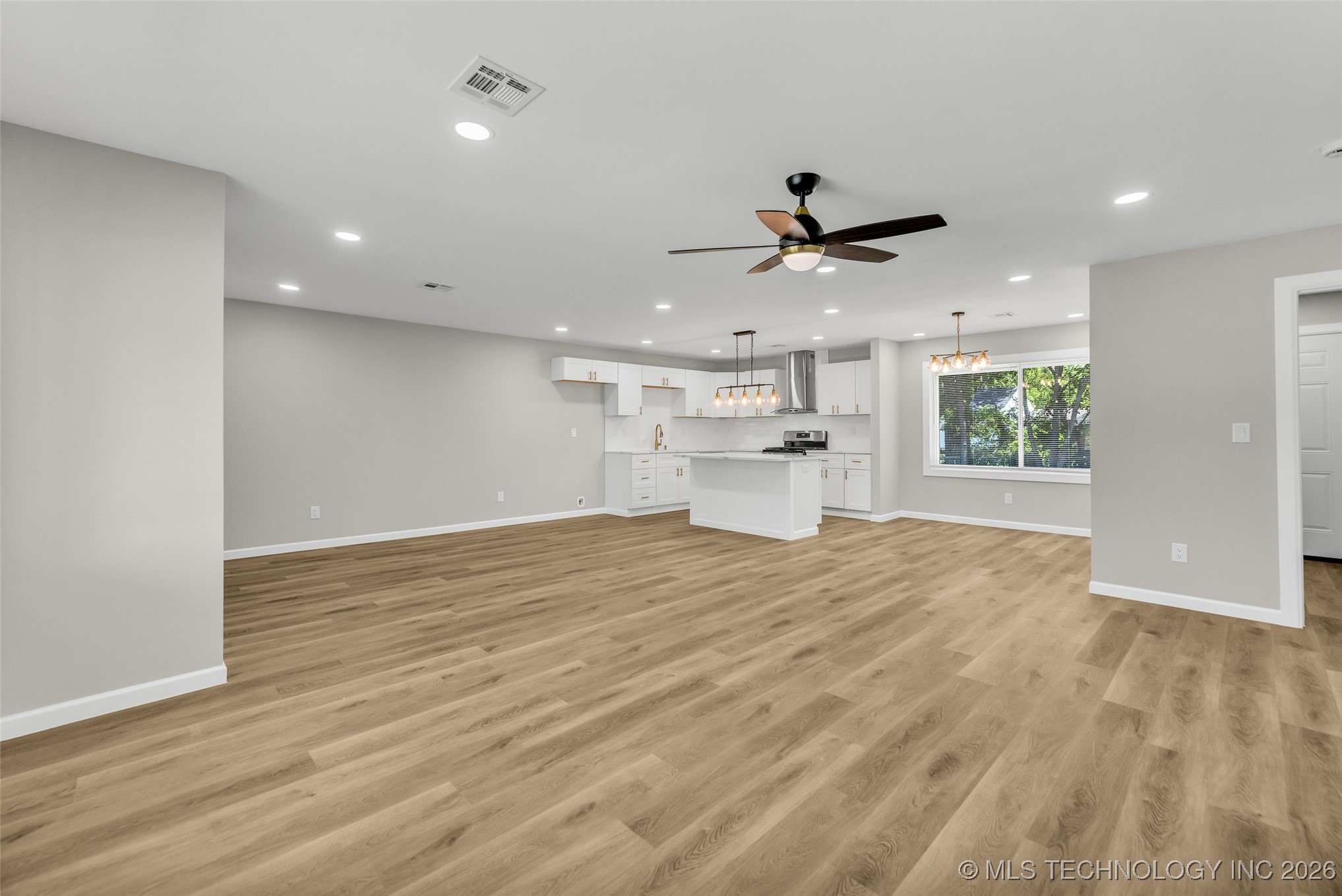 1823 N Harvard Avenue Property Photo 15