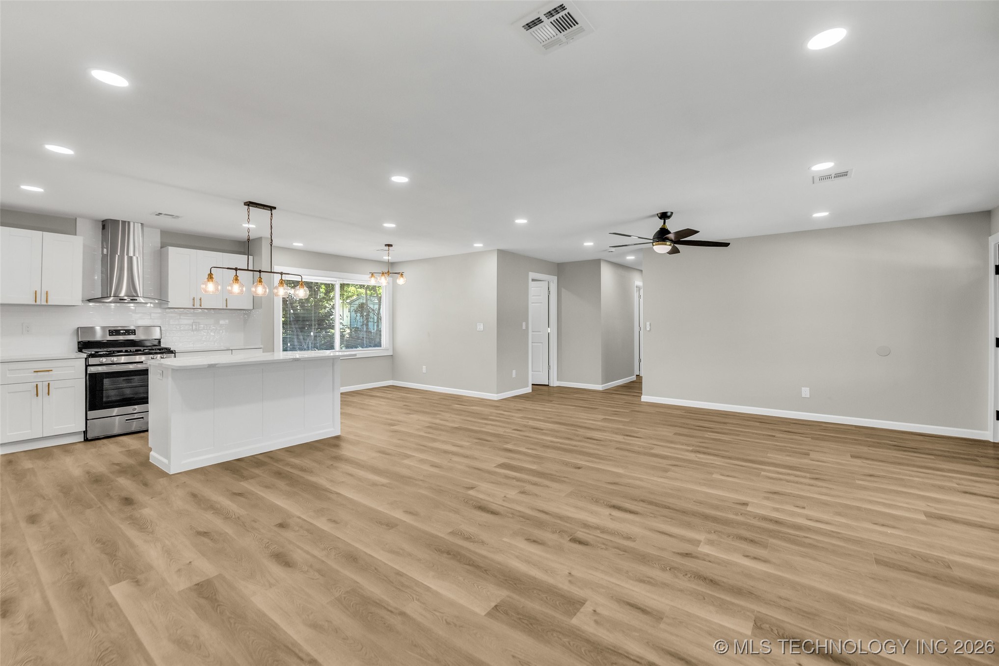 1823 N Harvard Avenue Property Photo 16