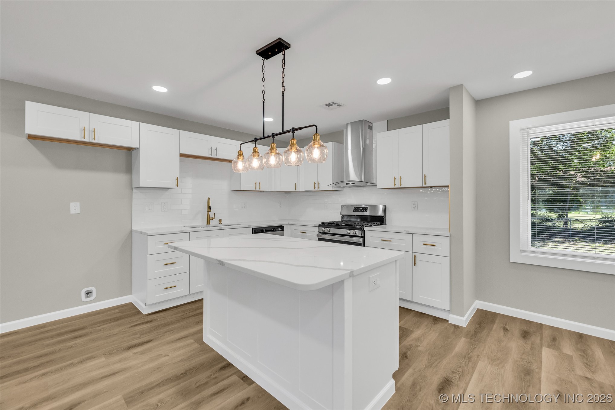 1823 N Harvard Avenue Property Photo 19