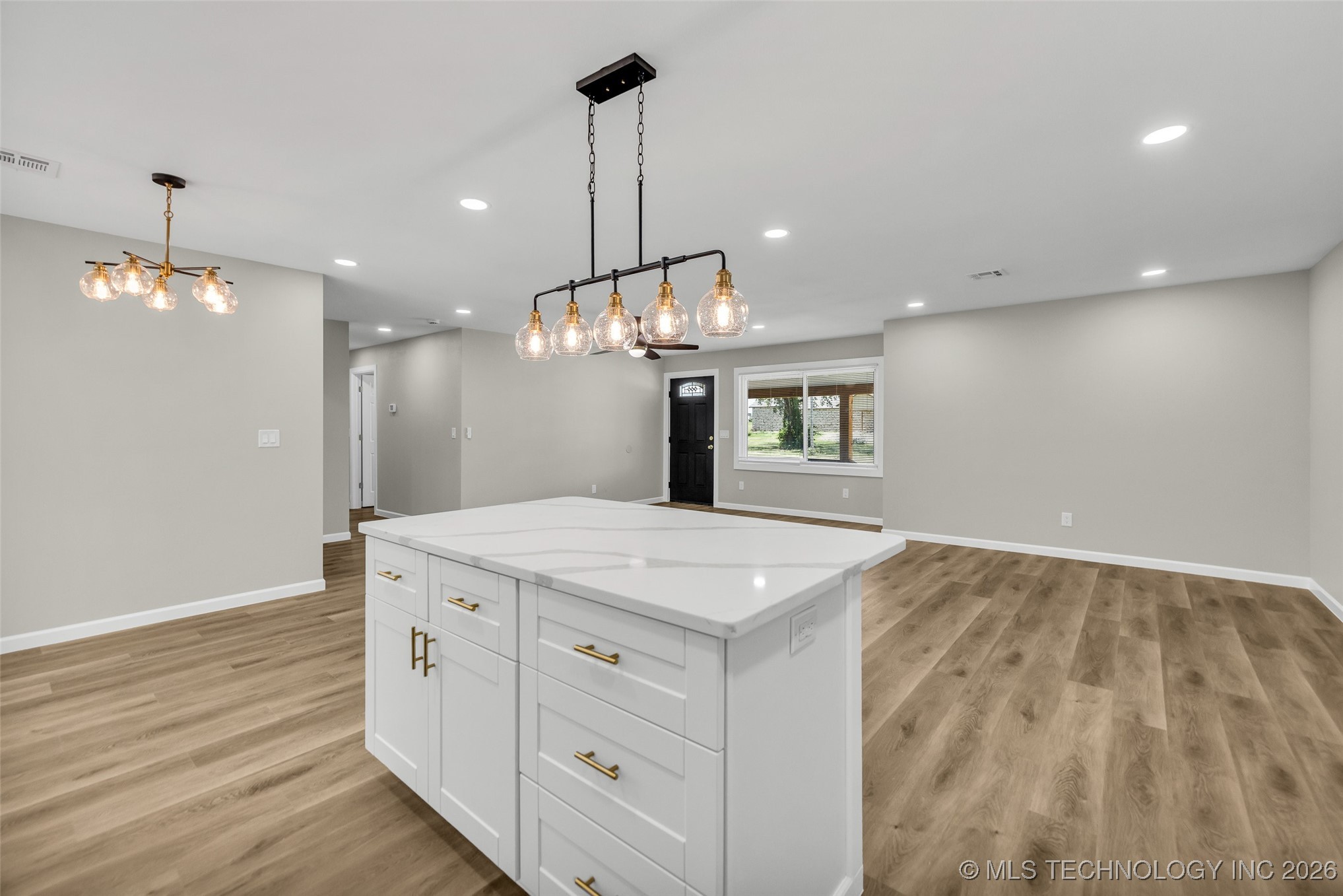 1823 N Harvard Avenue Property Photo 20