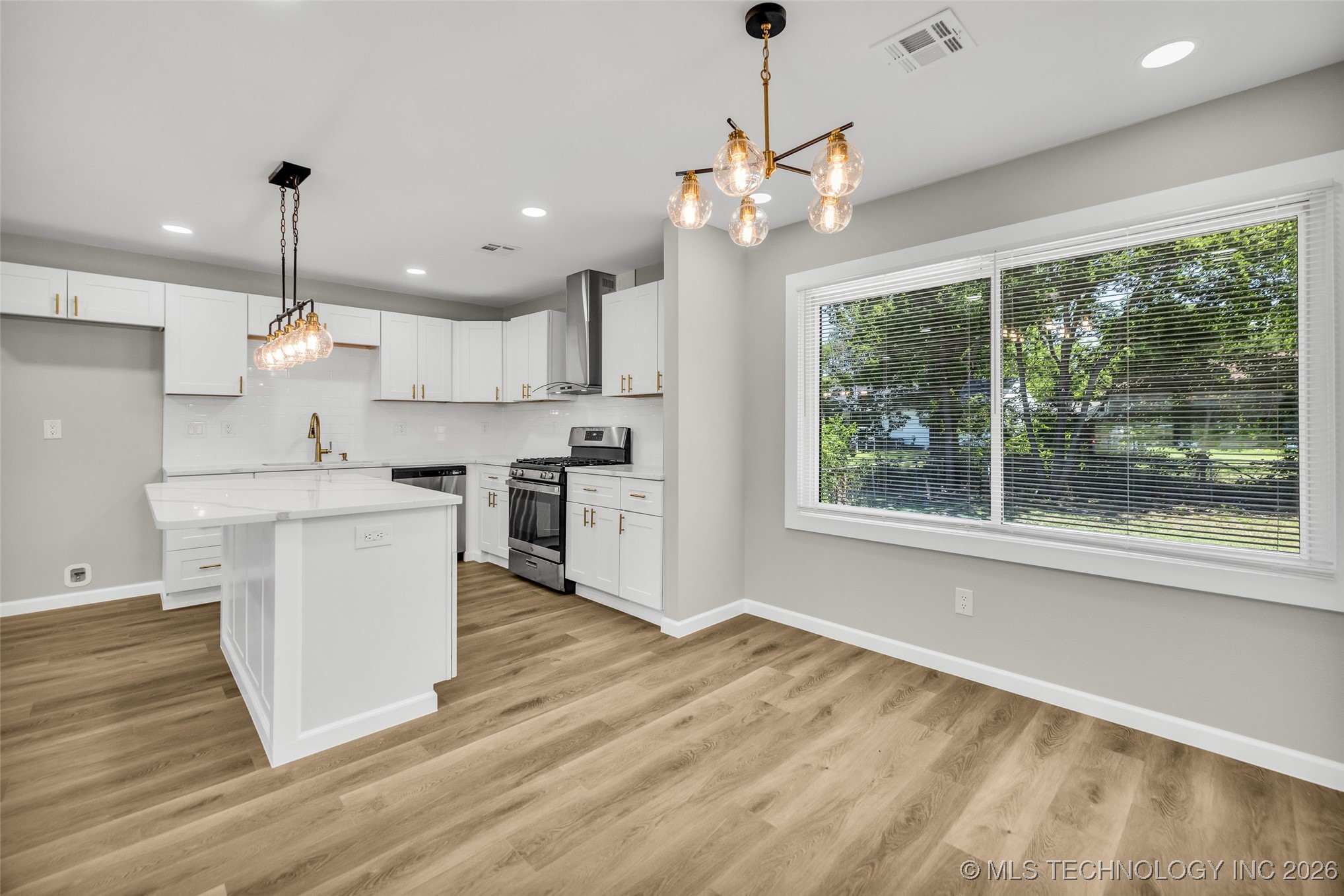 1823 N Harvard Avenue Property Photo 23