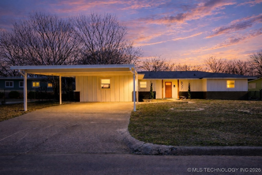 857 N Vancouver Avenue Property Photo 1