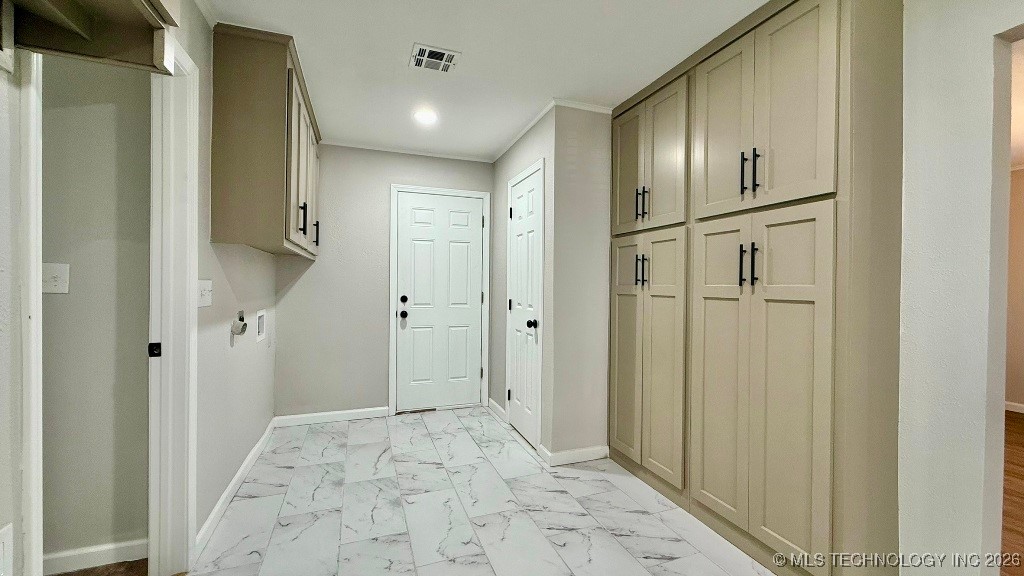 857 N Vancouver Avenue Property Photo 10