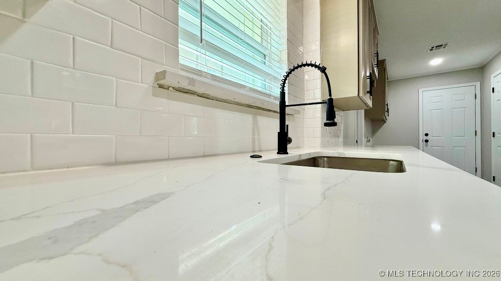 857 N Vancouver Avenue Property Photo 14