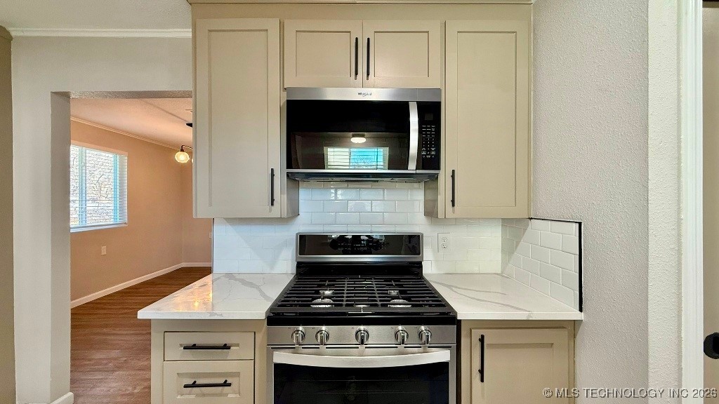 857 N Vancouver Avenue Property Photo 18