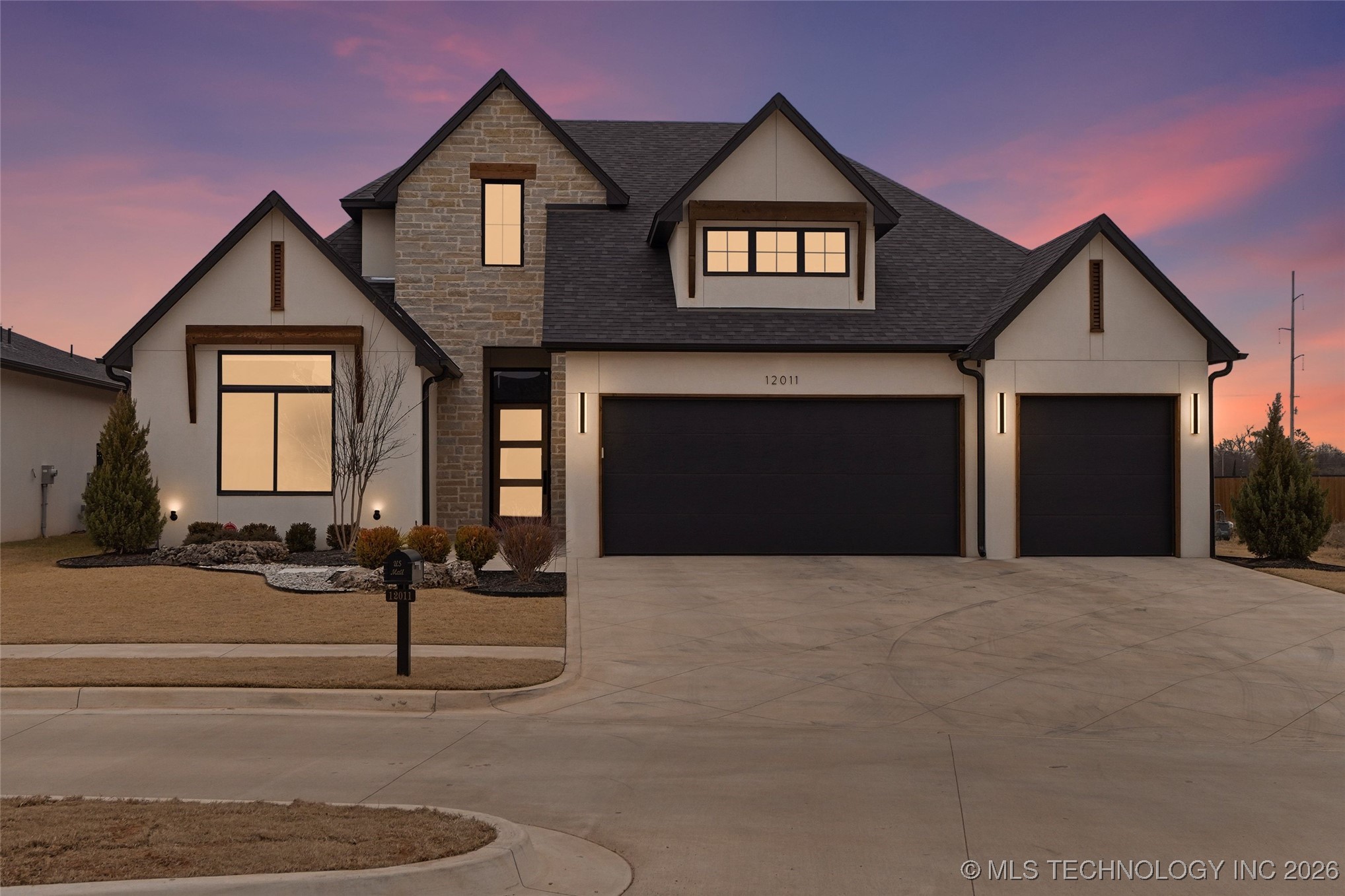 12011 S Vandalia Avenue Property Photo 1