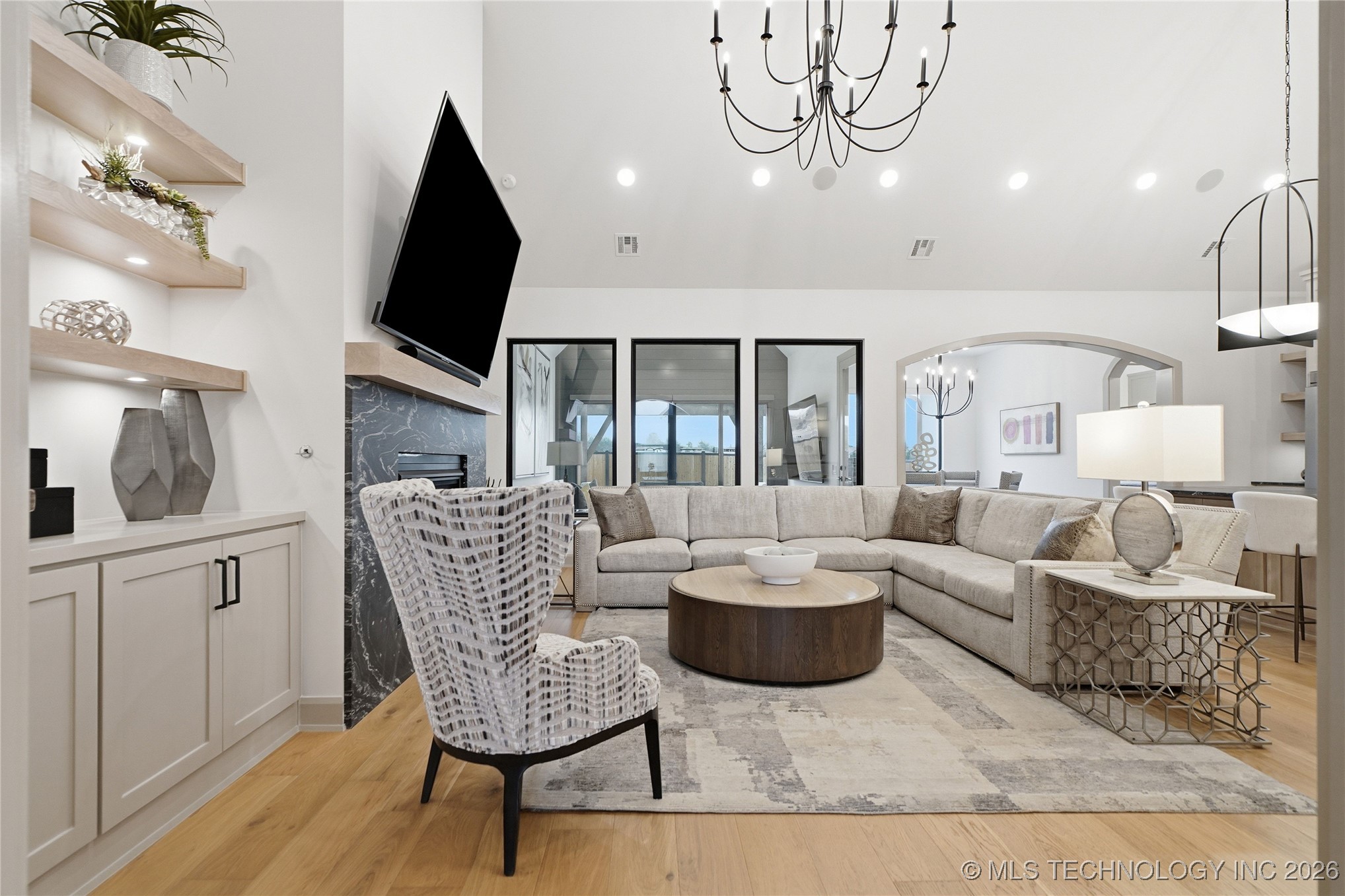 12011 S Vandalia Avenue Property Photo 2