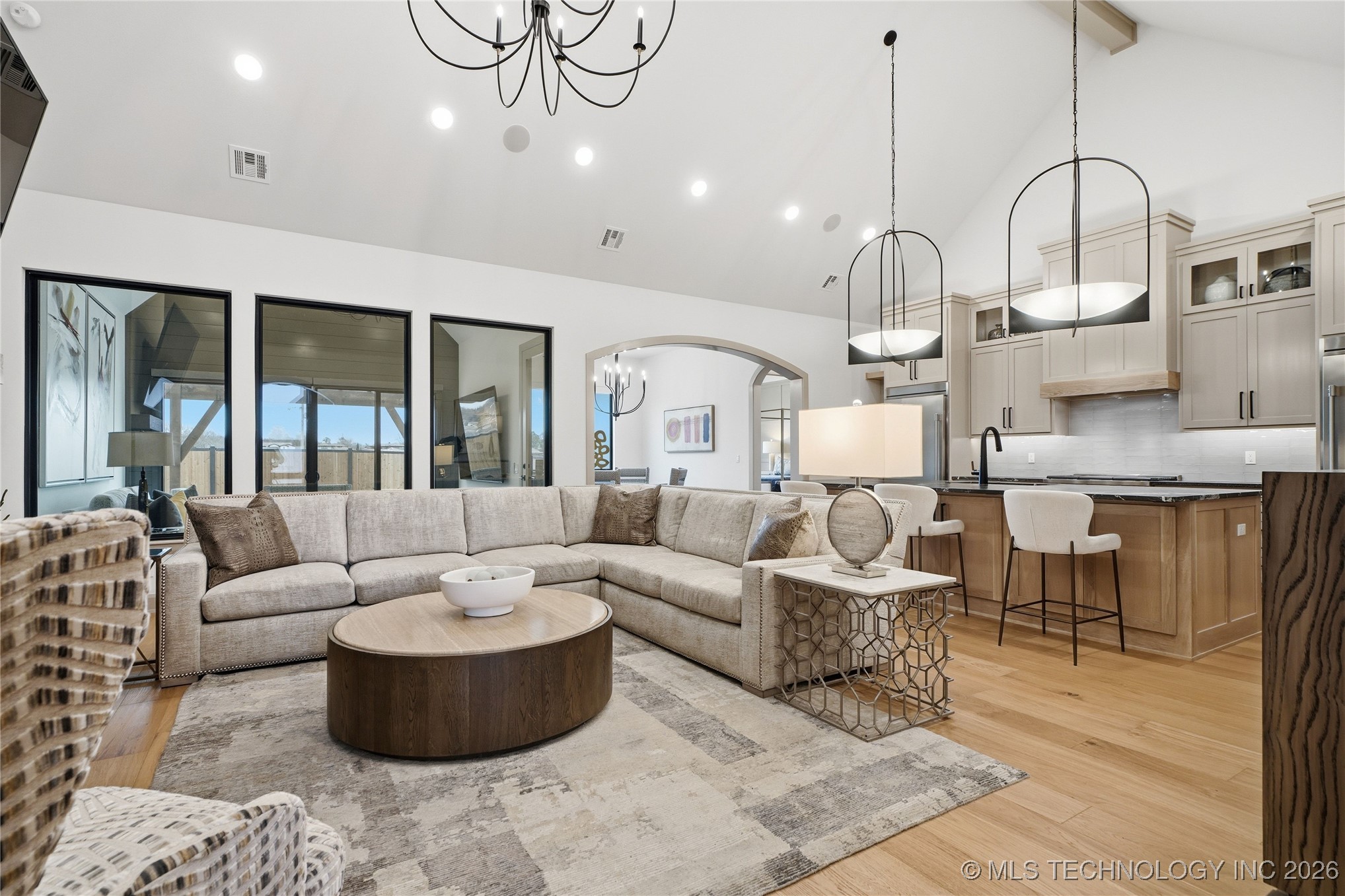 12011 S Vandalia Avenue Property Photo 3