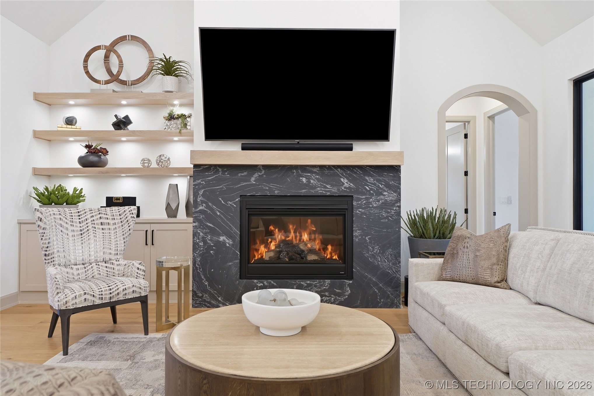 12011 S Vandalia Avenue Property Photo 5