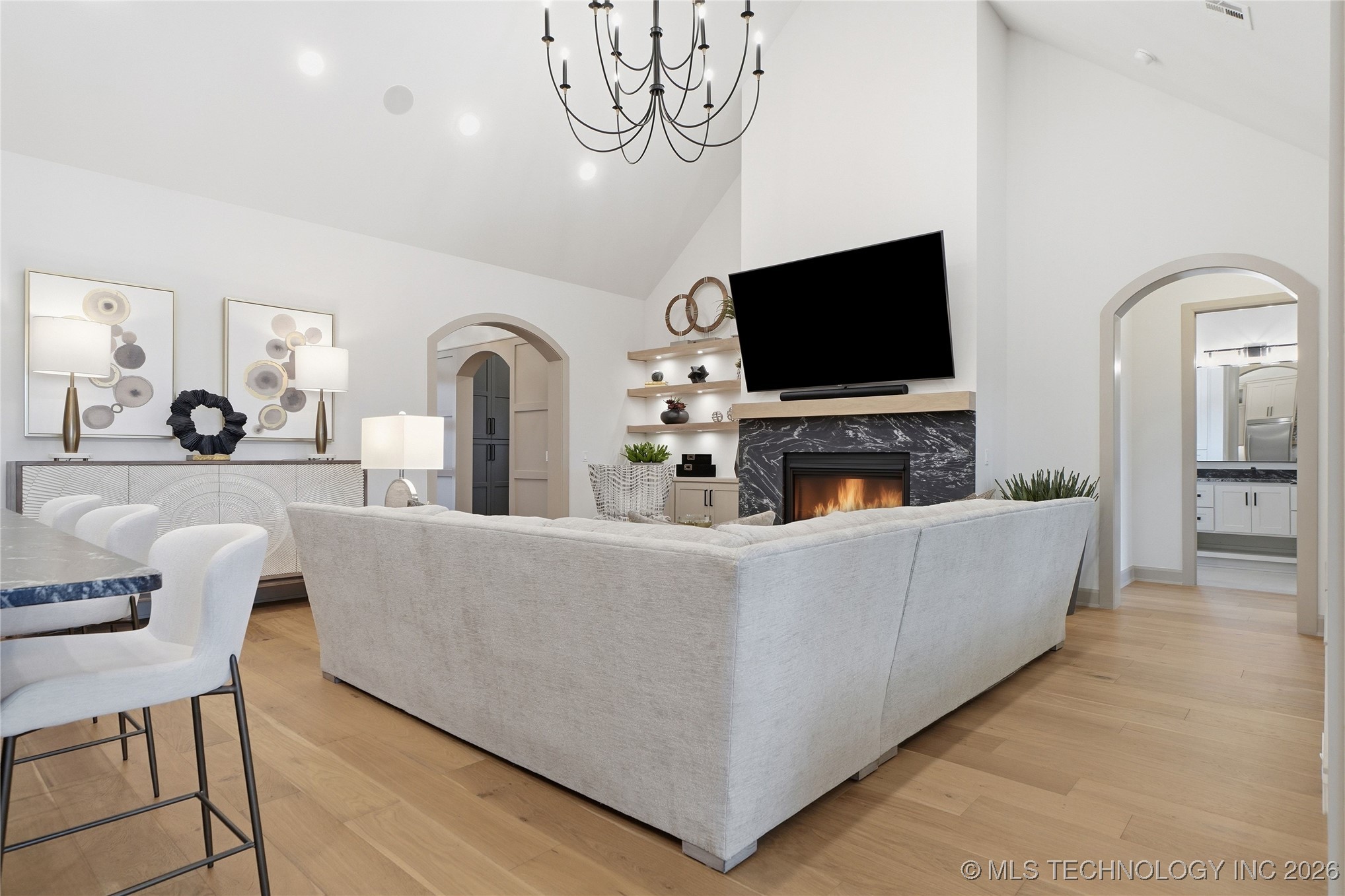 12011 S Vandalia Avenue Property Photo 6