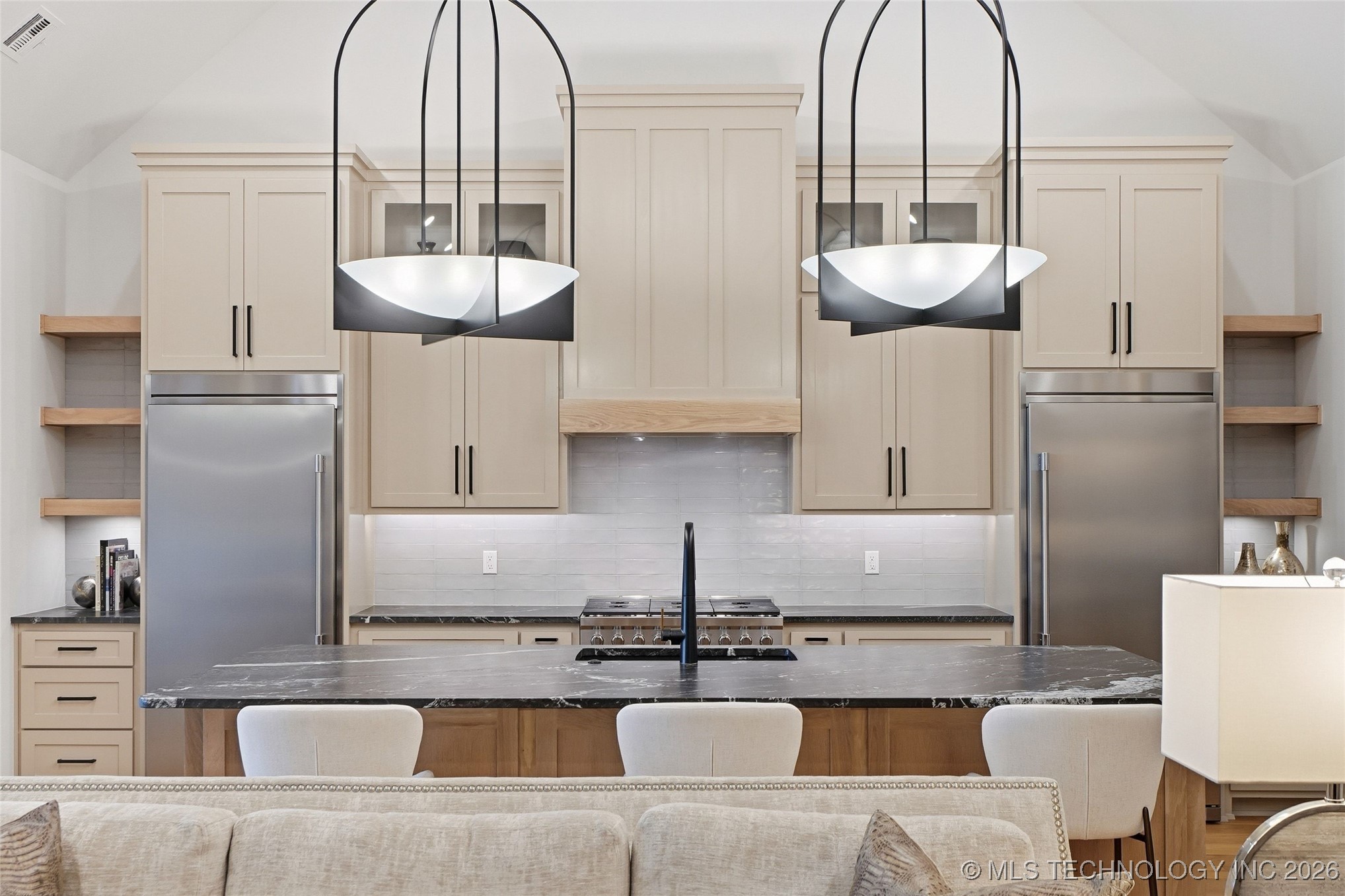 12011 S Vandalia Avenue Property Photo 9