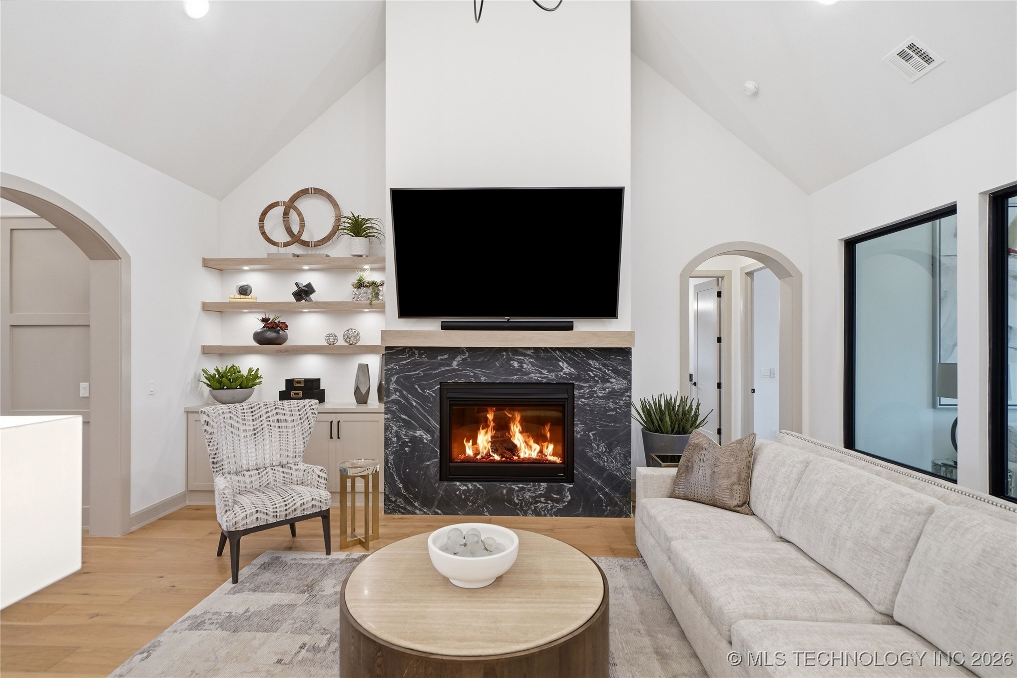 12011 S Vandalia Avenue Property Photo 10