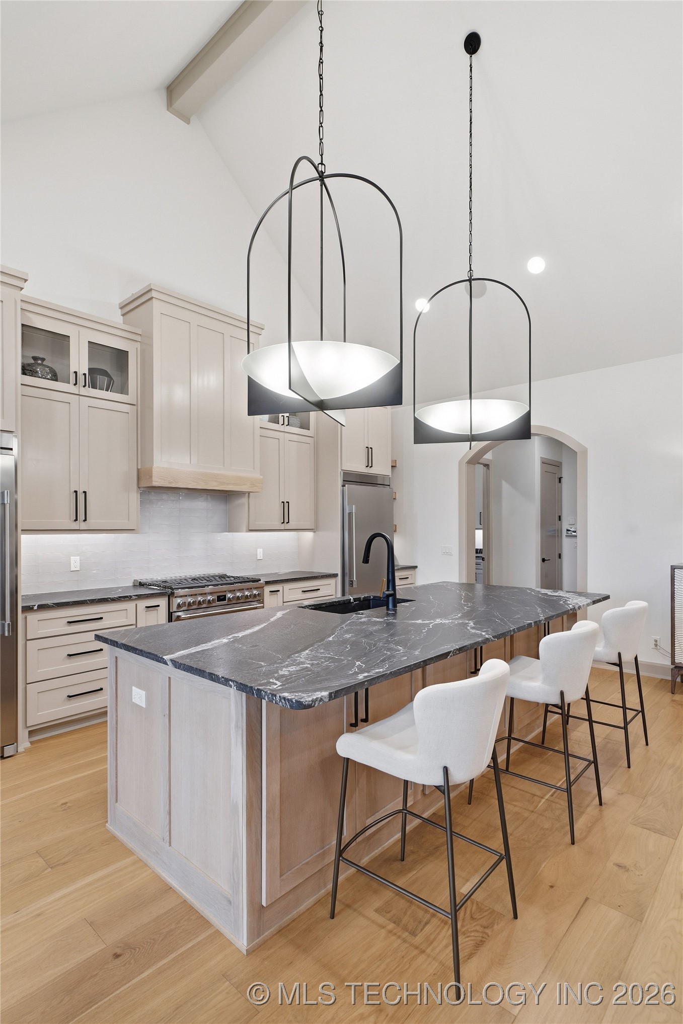 12011 S Vandalia Avenue Property Photo 11