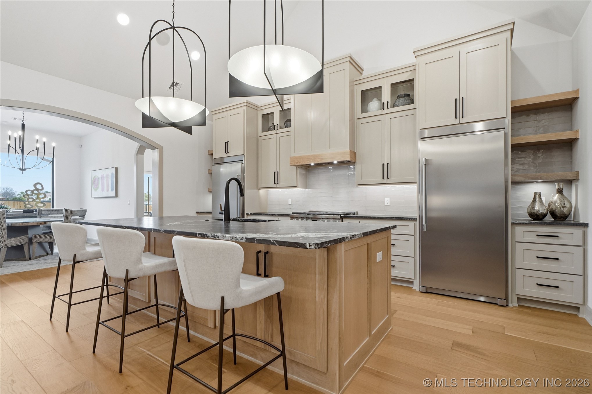 12011 S Vandalia Avenue Property Photo 13