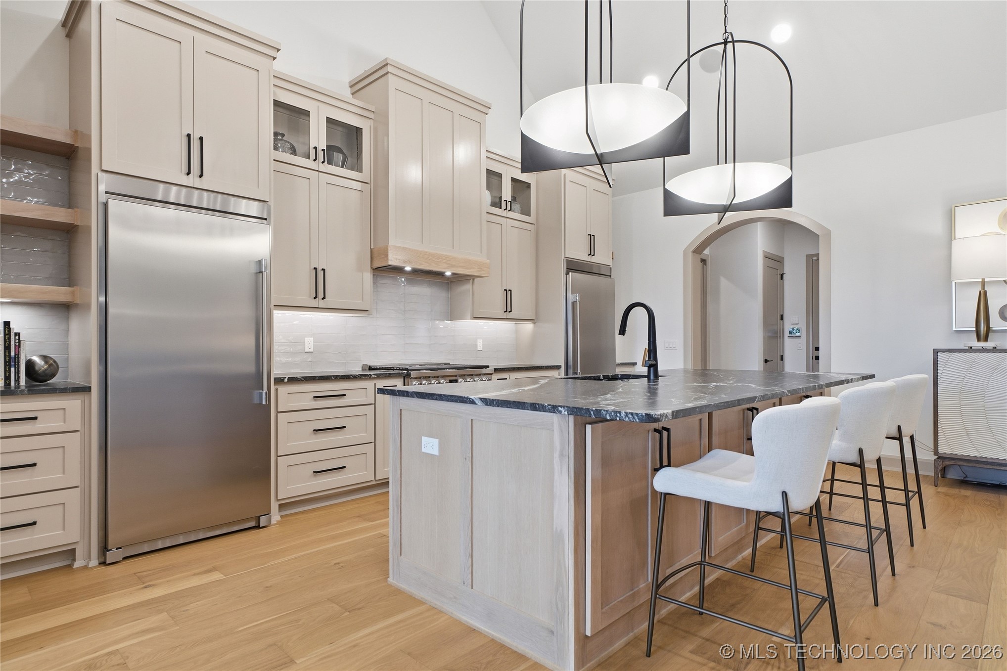 12011 S Vandalia Avenue Property Photo 14