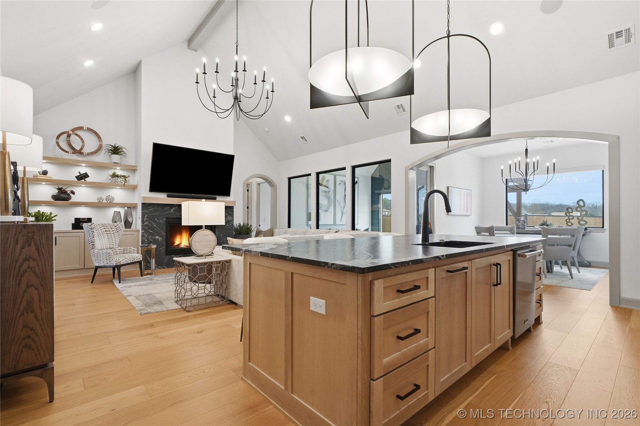 12011 S Vandalia Avenue Property Photo 15