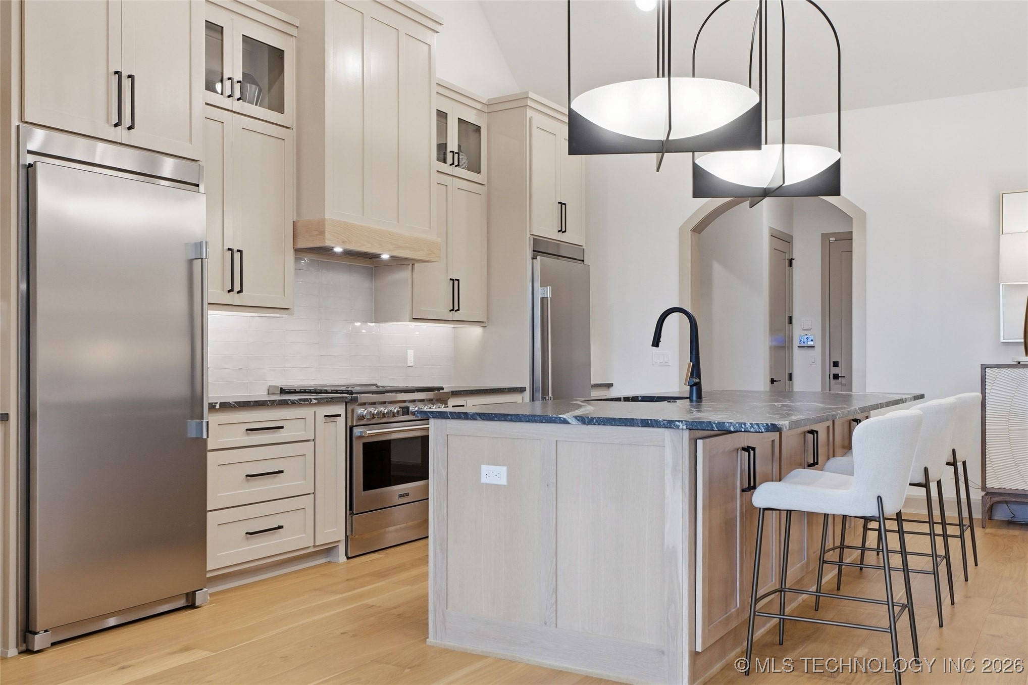 12011 S Vandalia Avenue Property Photo 19