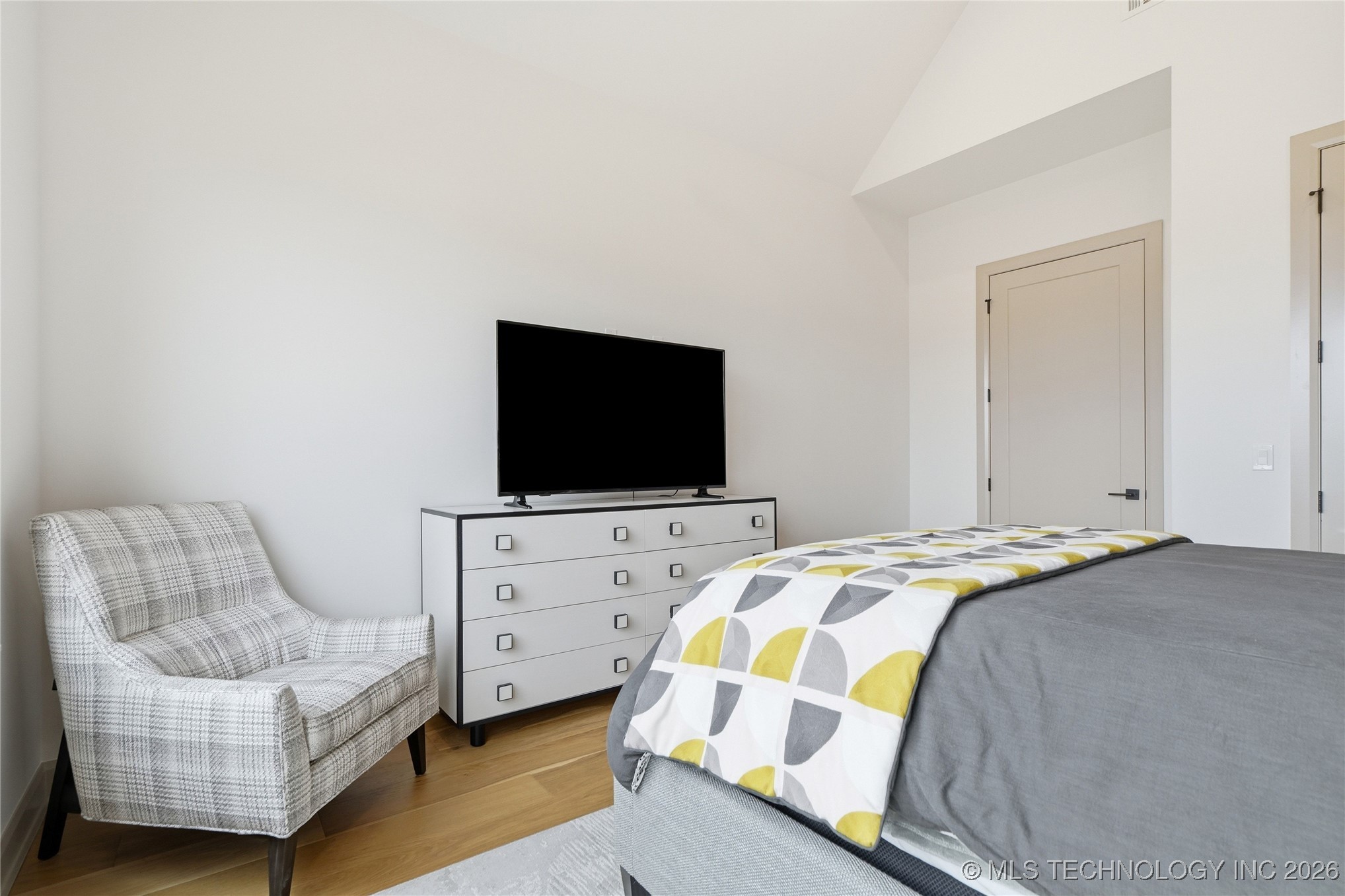 12011 S Vandalia Avenue Property Photo 23