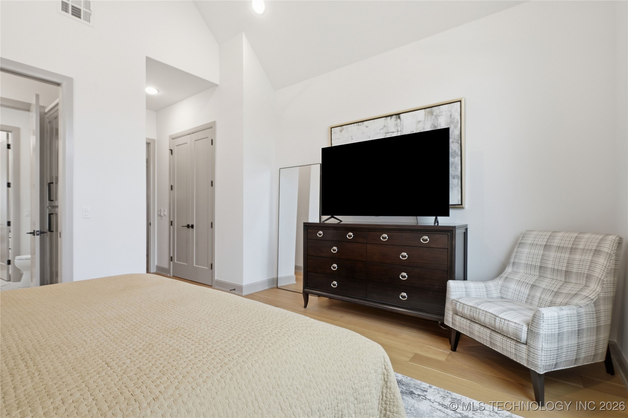 12011 S Vandalia Avenue Property Photo 33