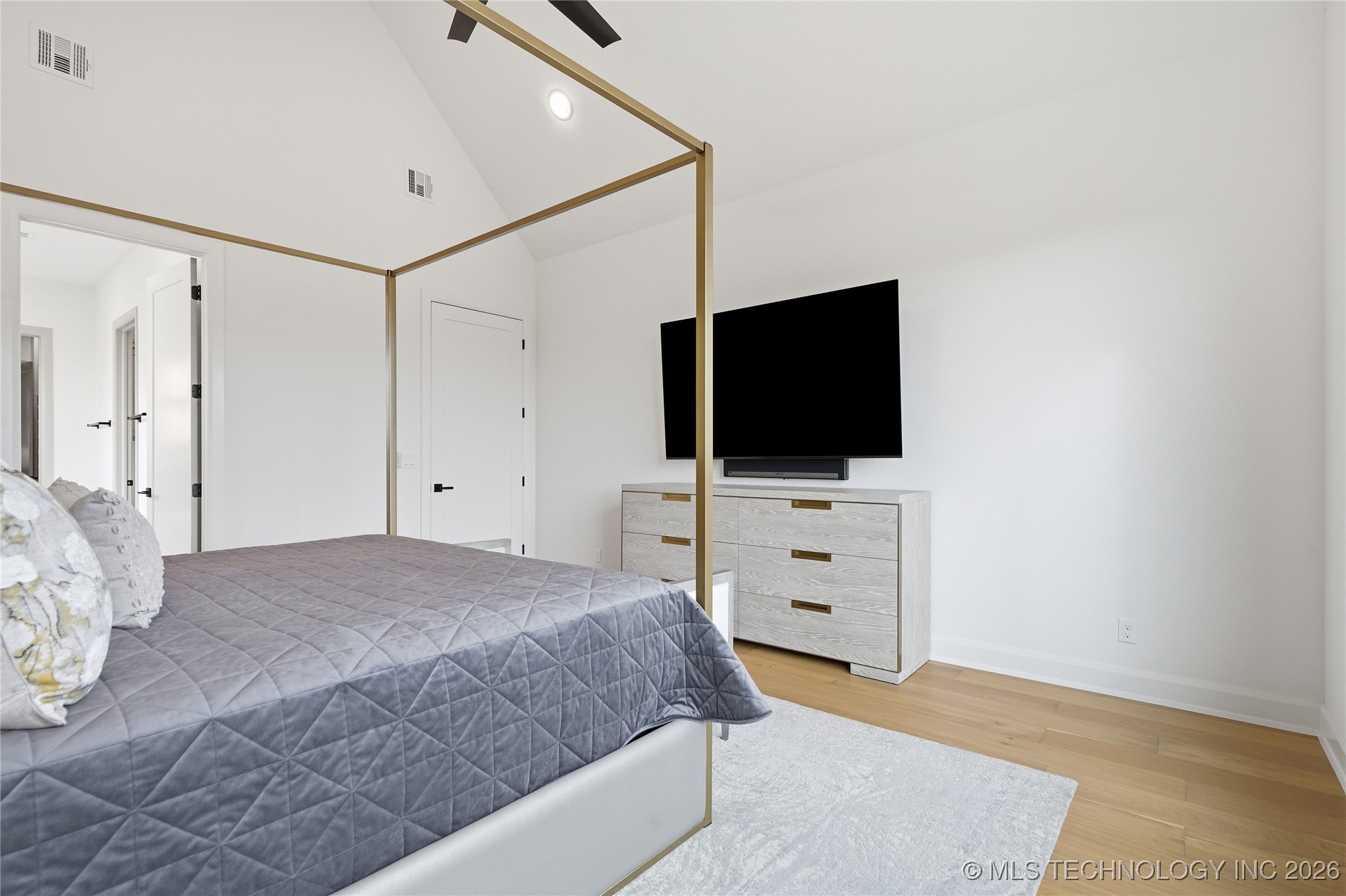 12011 S Vandalia Avenue Property Photo 39