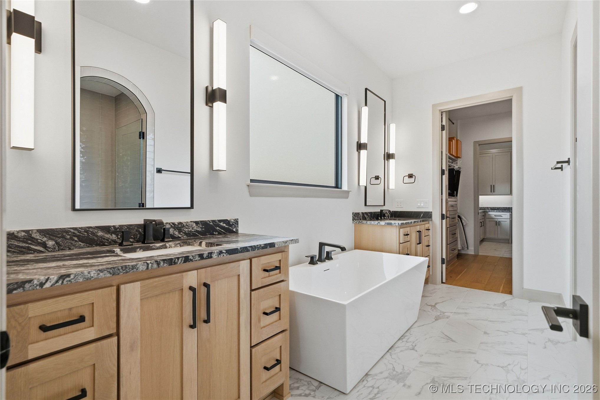 12011 S Vandalia Avenue Property Photo 44