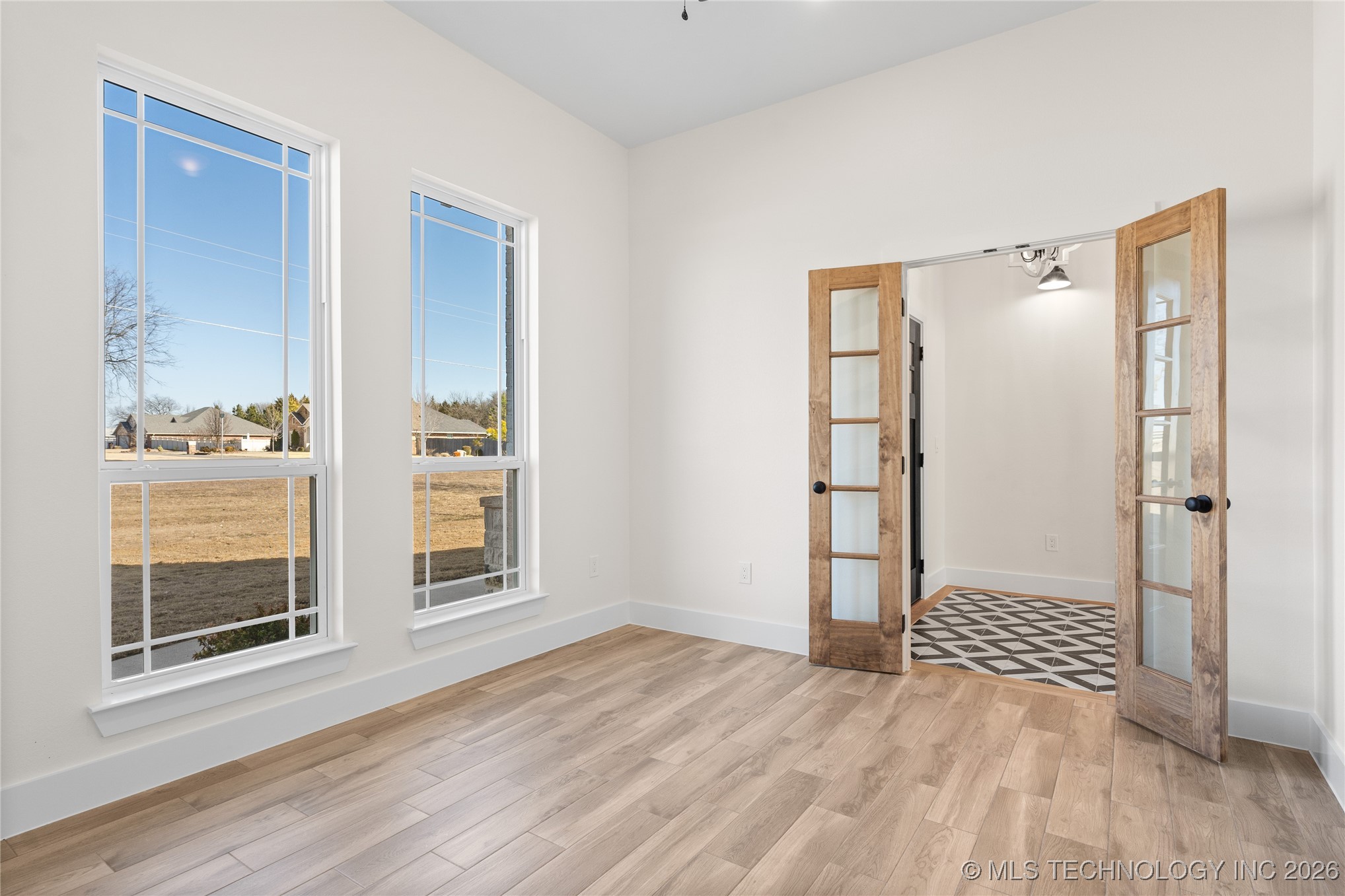 225 Gateway Road Property Photo 5