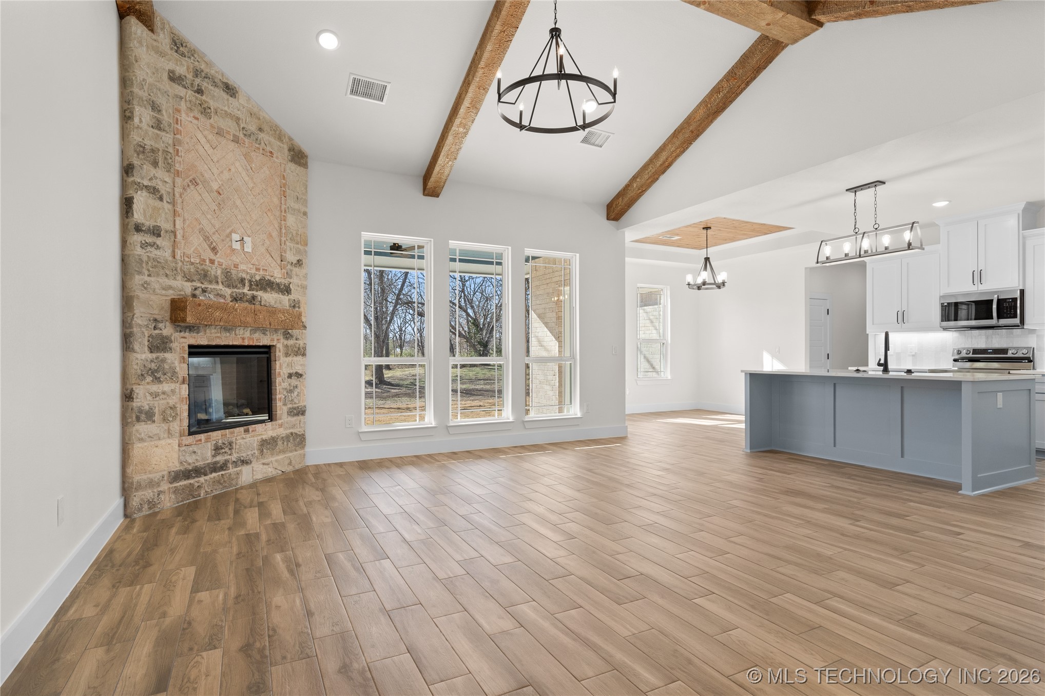 225 Gateway Road Property Photo 6