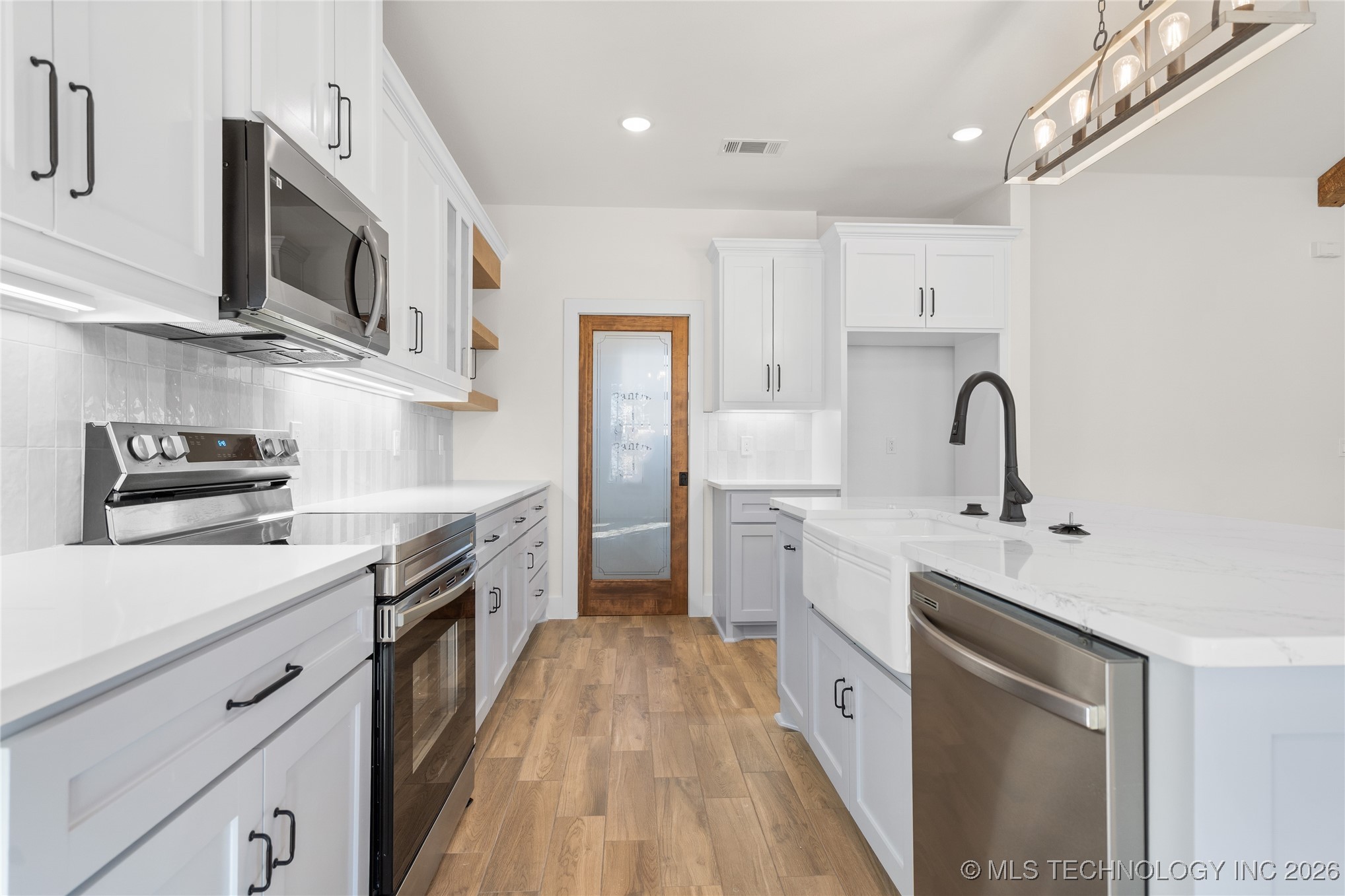 225 Gateway Road Property Photo 13