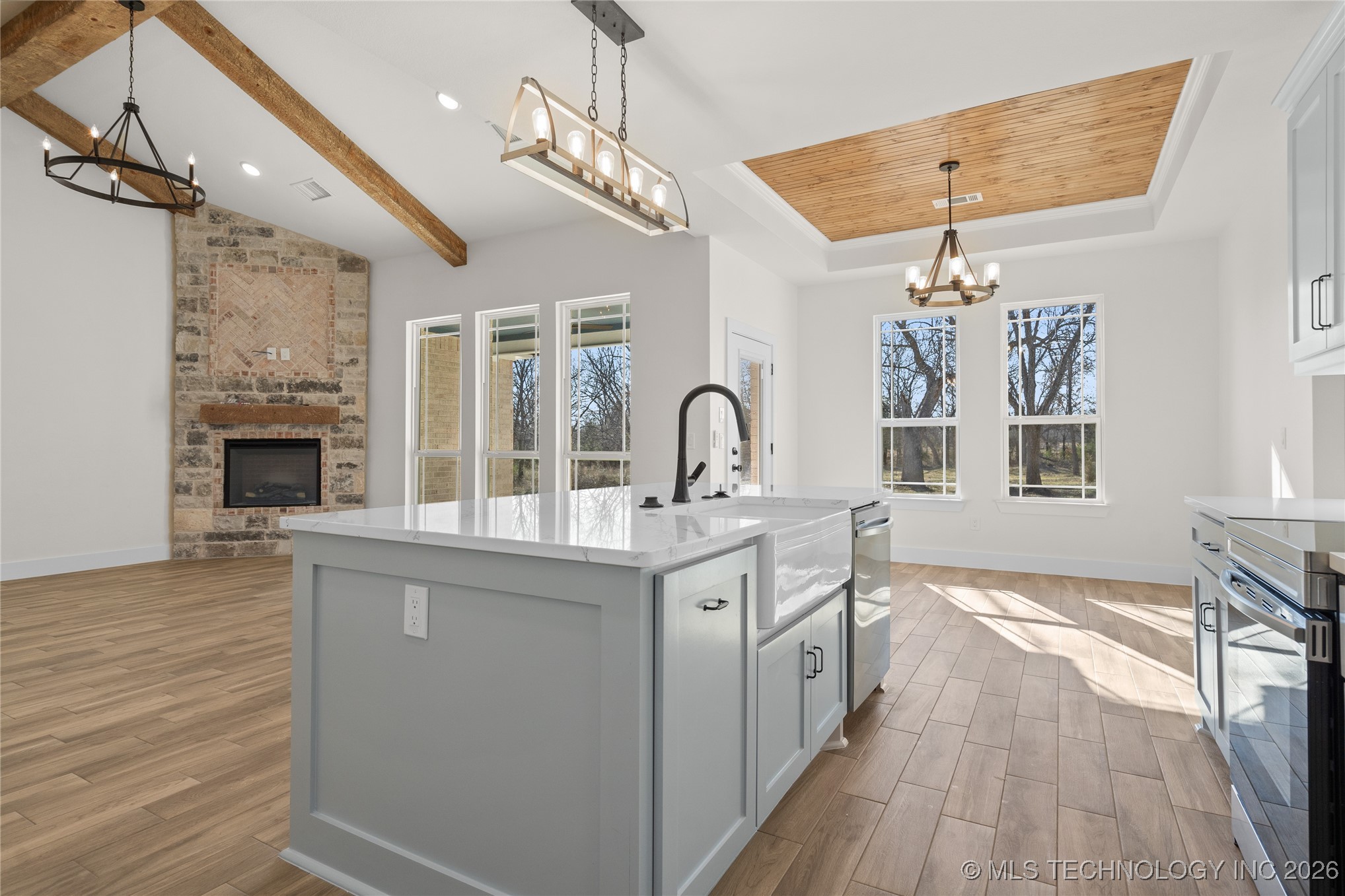 225 Gateway Road Property Photo 14