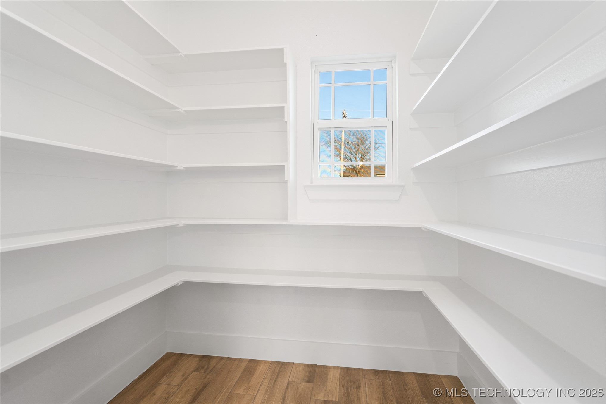 225 Gateway Road Property Photo 17