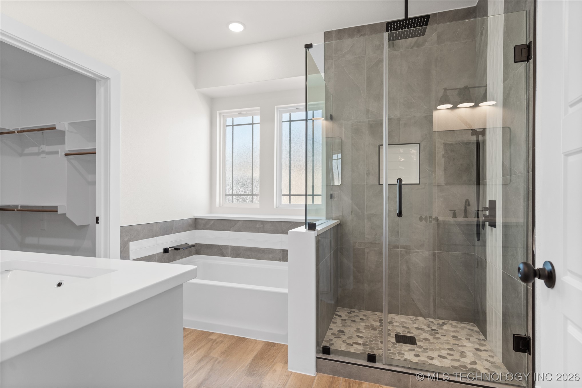 225 Gateway Road Property Photo 20