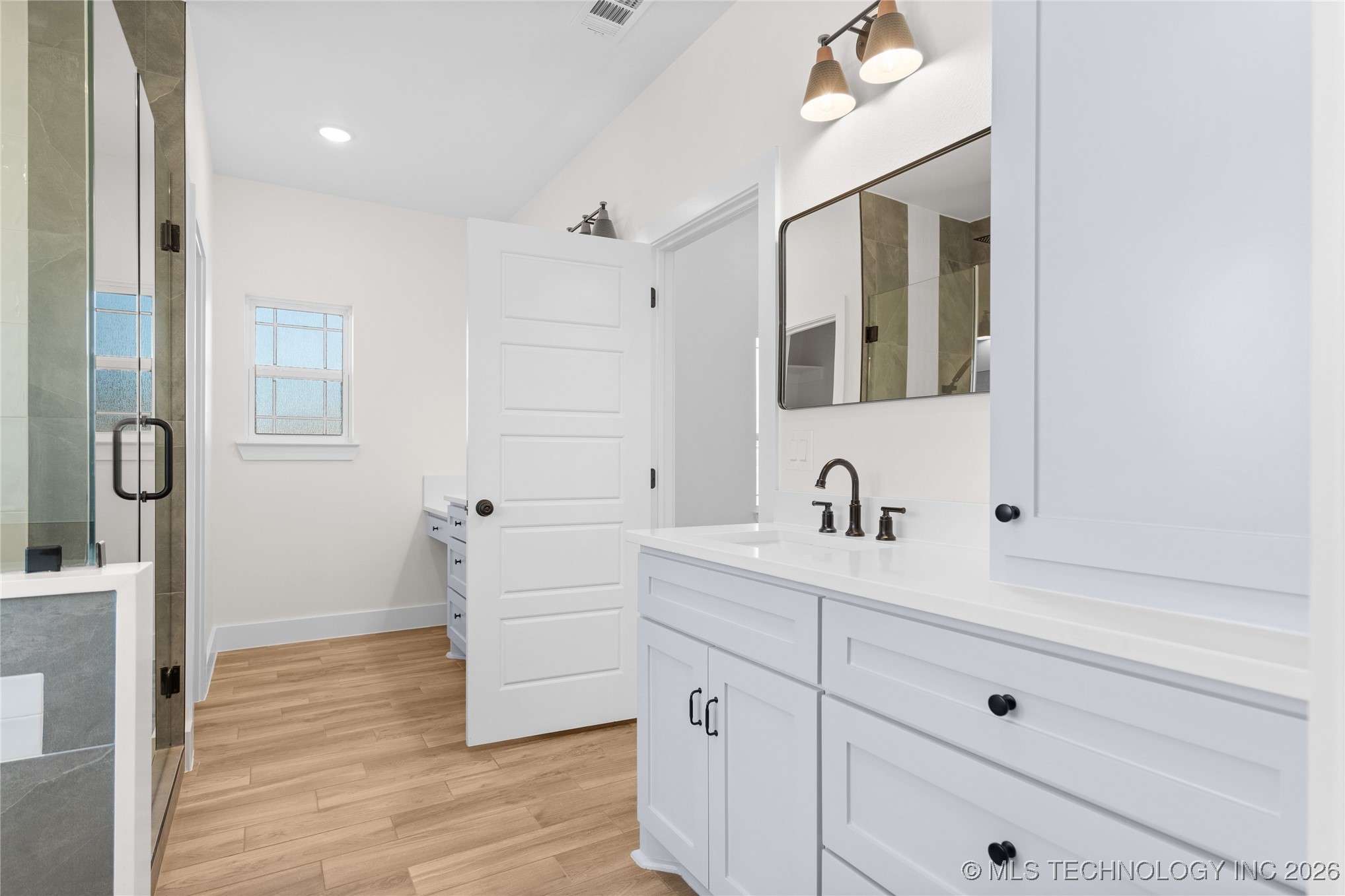 225 Gateway Road Property Photo 21