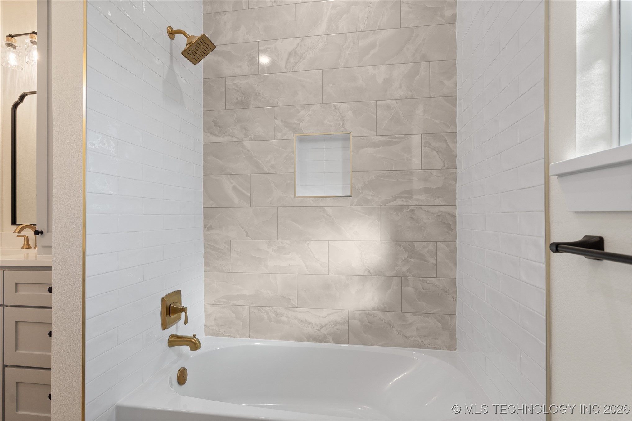 225 Gateway Road Property Photo 28