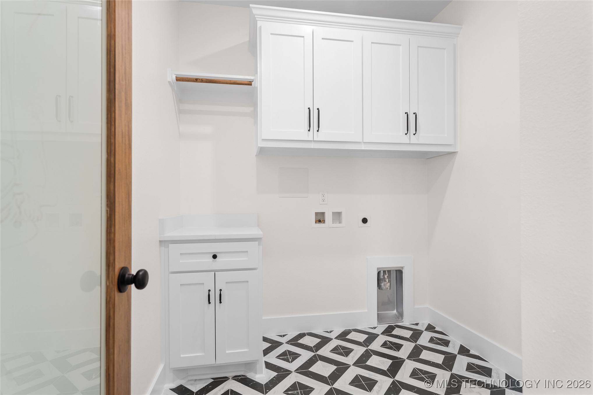 225 Gateway Road Property Photo 32