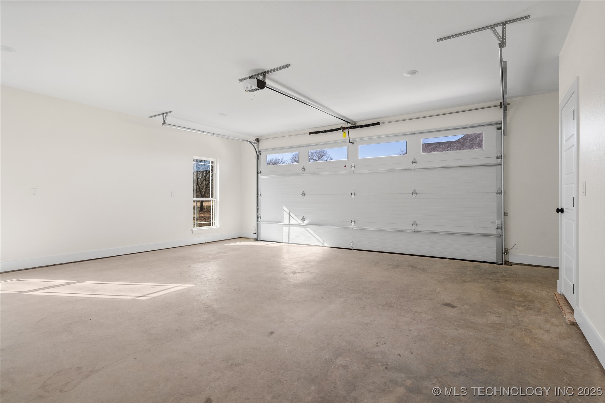 225 Gateway Road Property Photo 34