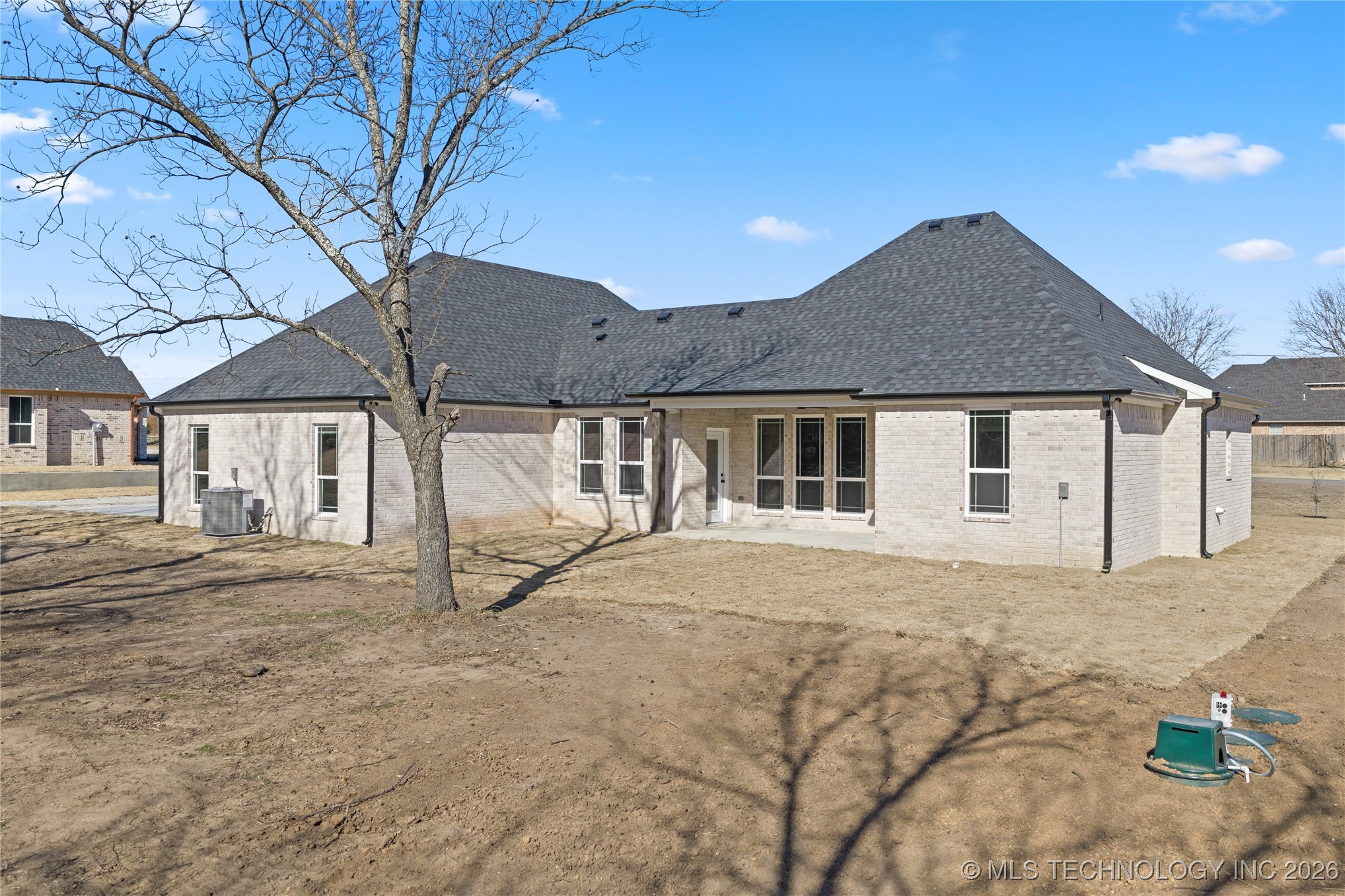 225 Gateway Road Property Photo 38