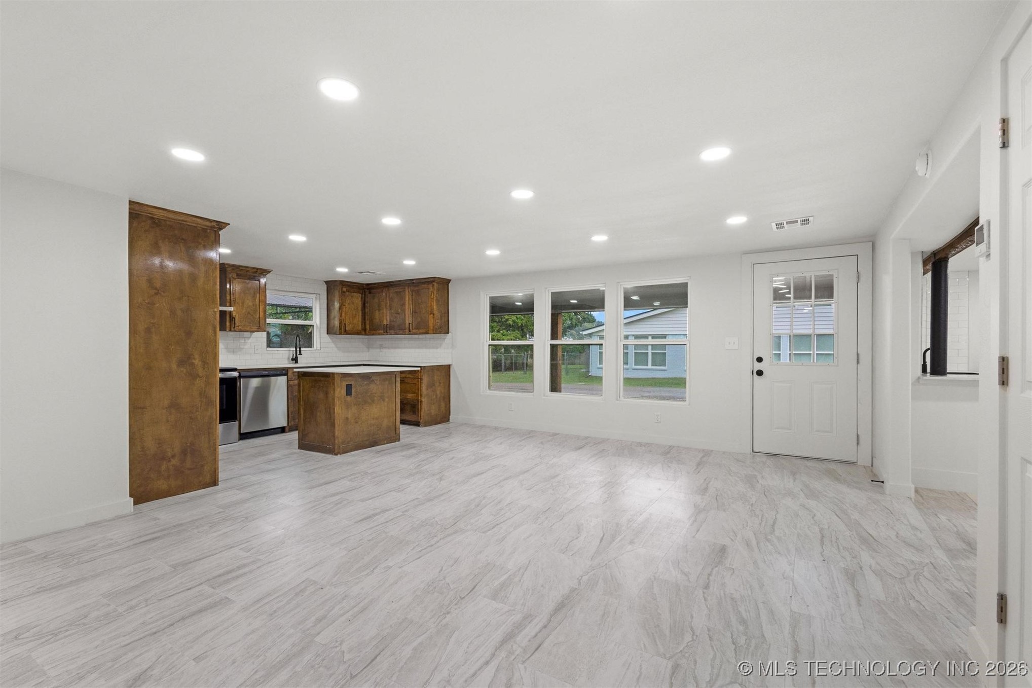 62 Jolene Reid Property Photo 7