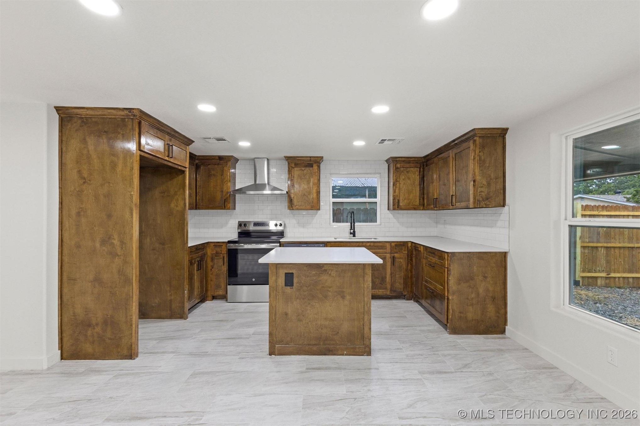 62 Jolene Reid Property Photo 10