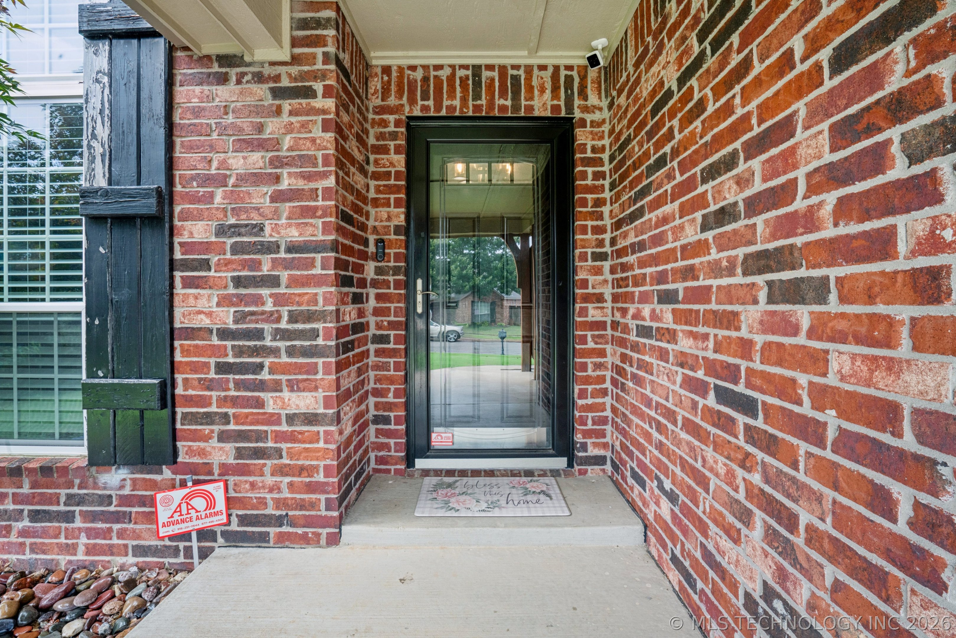 11922 S Birch Avenue Property Photo 2