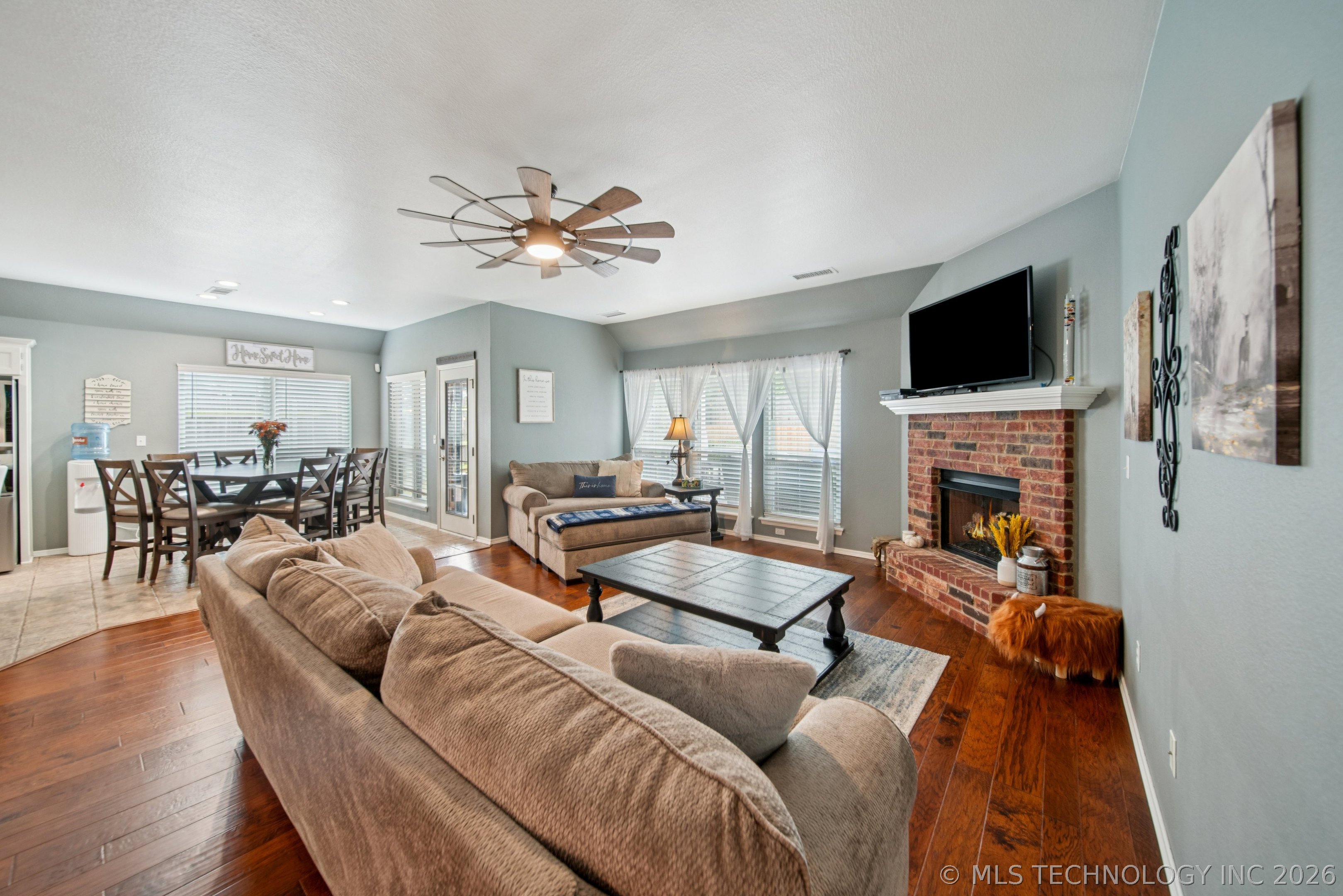 11922 S Birch Avenue Property Photo 5