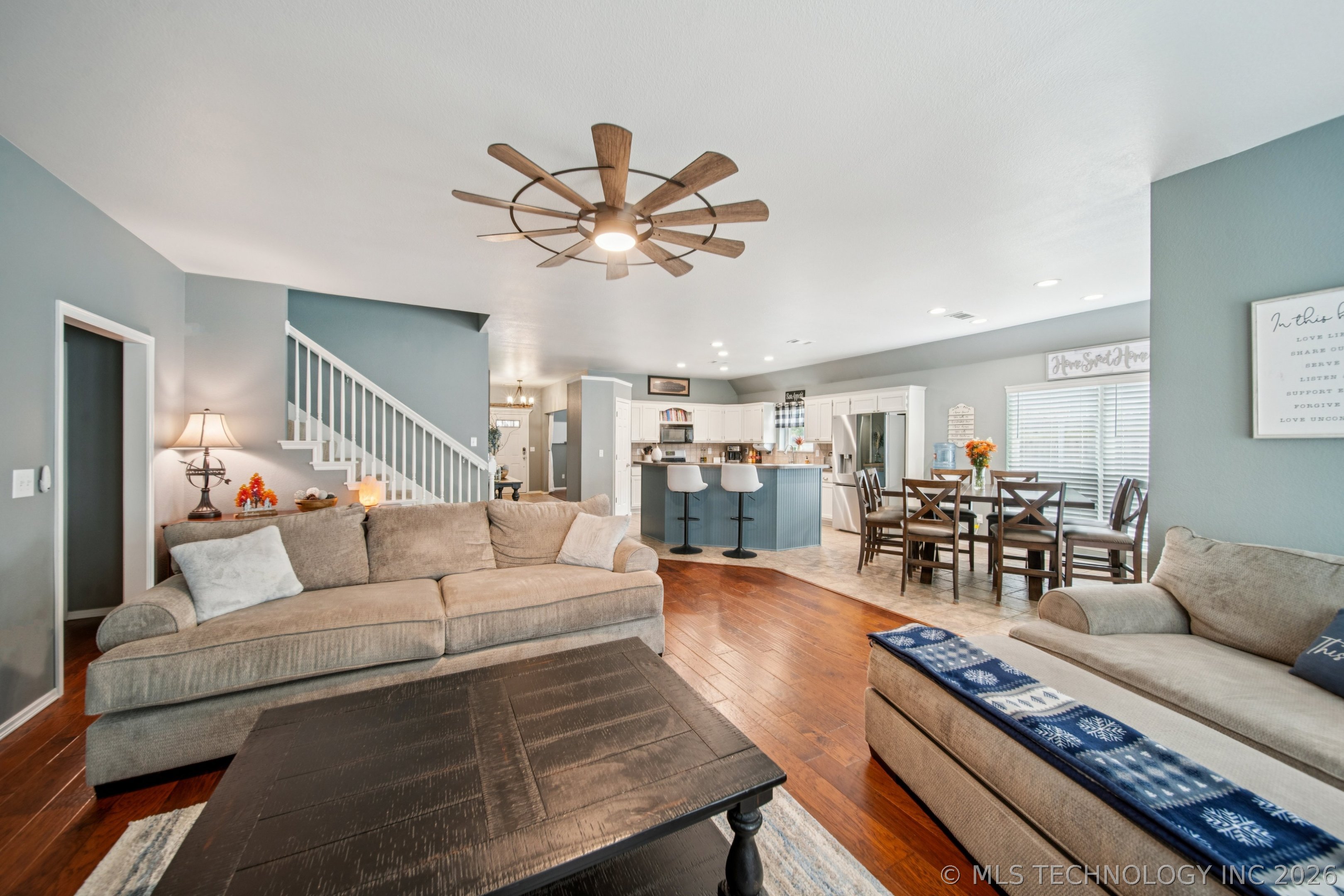 11922 S Birch Avenue Property Photo 6