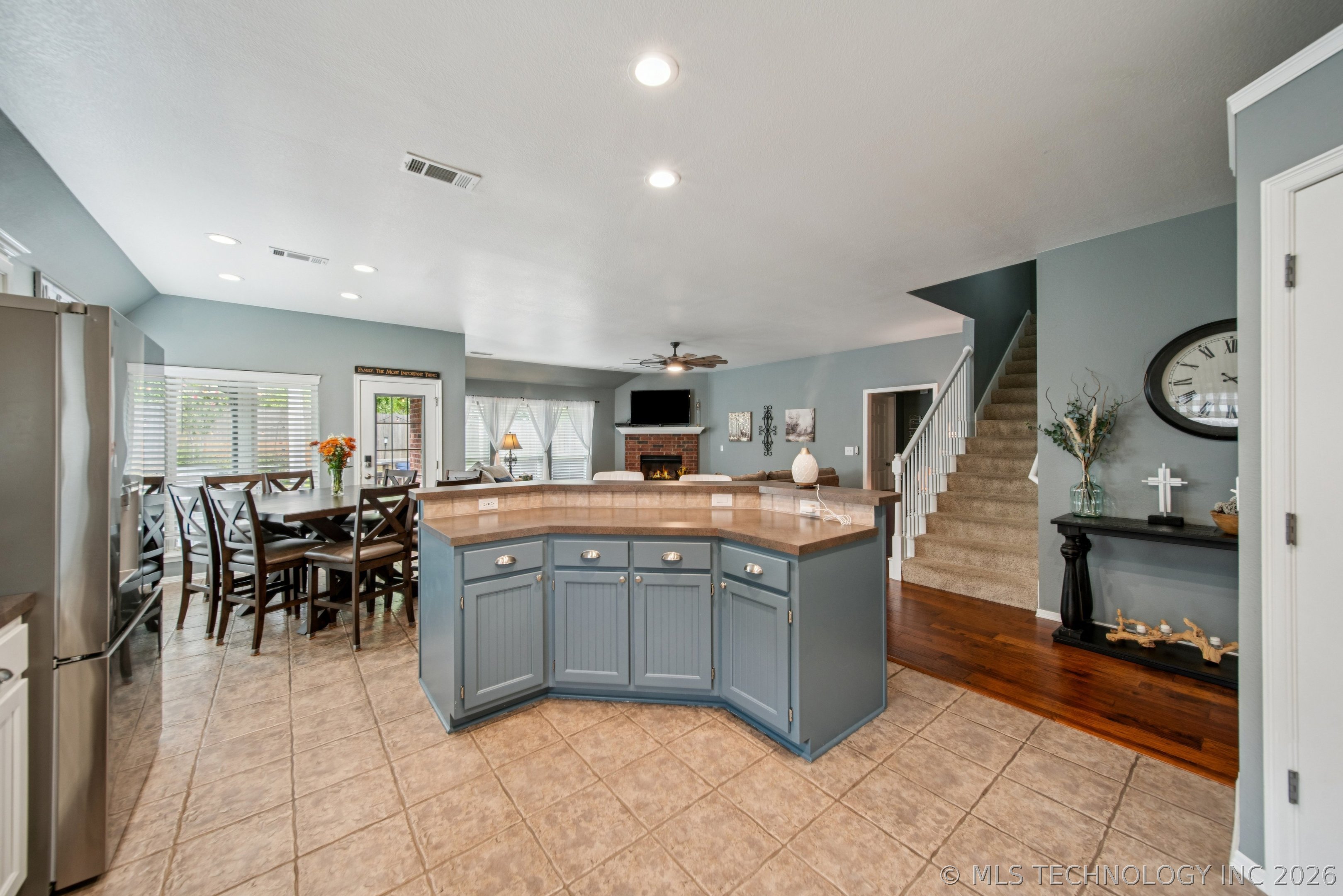 11922 S Birch Avenue Property Photo 10