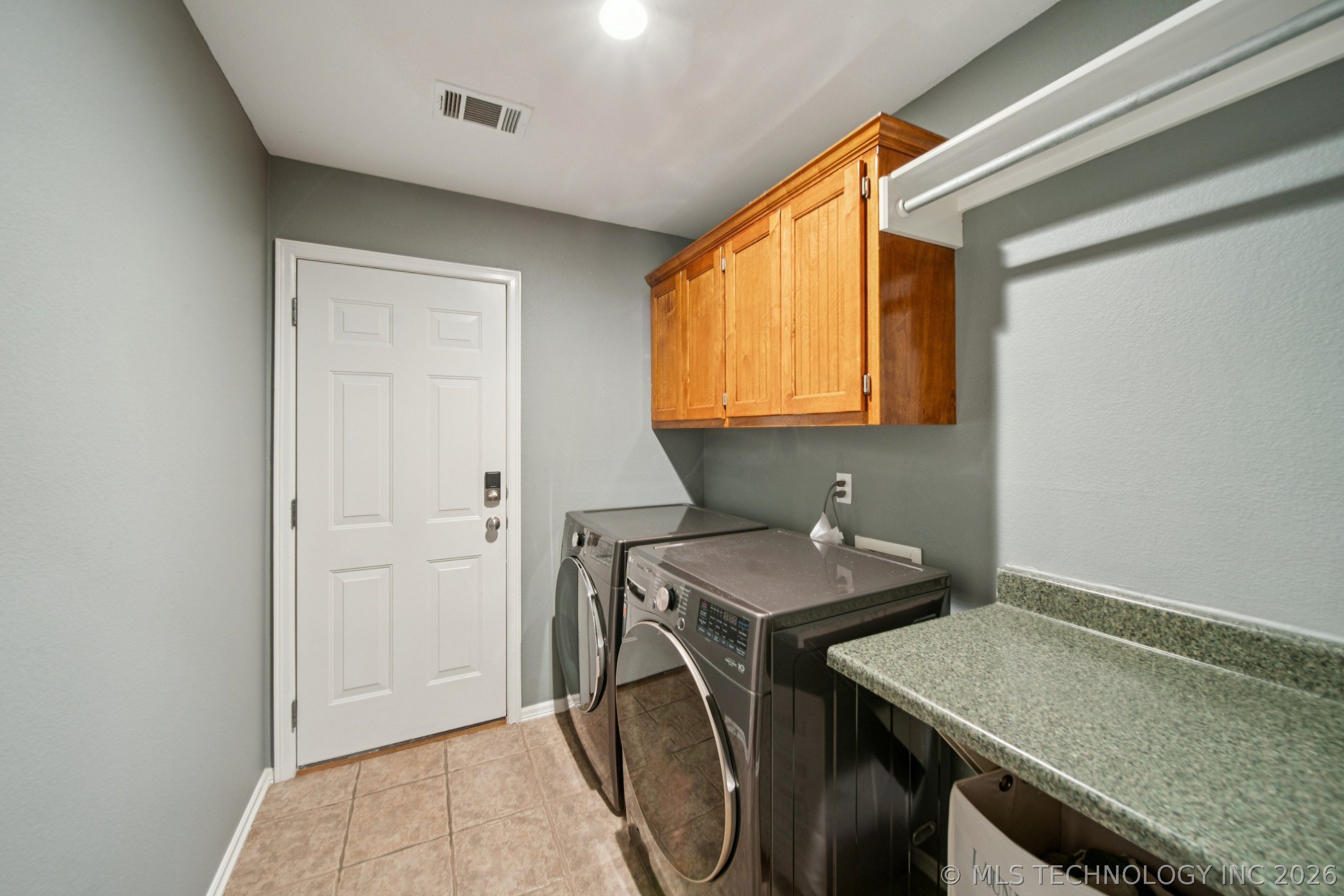 11922 S Birch Avenue Property Photo 20