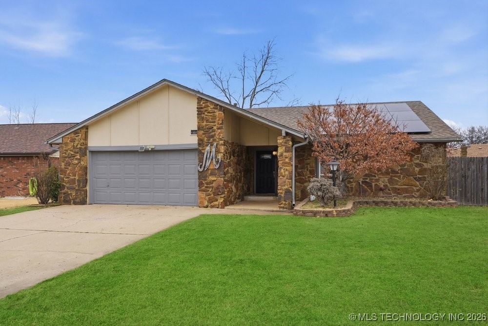 13327 E 33rd Place Property Photo 4