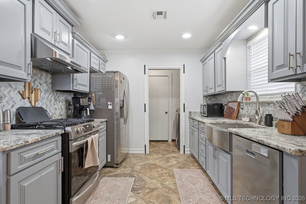 13327 E 33rd Place Property Photo 16