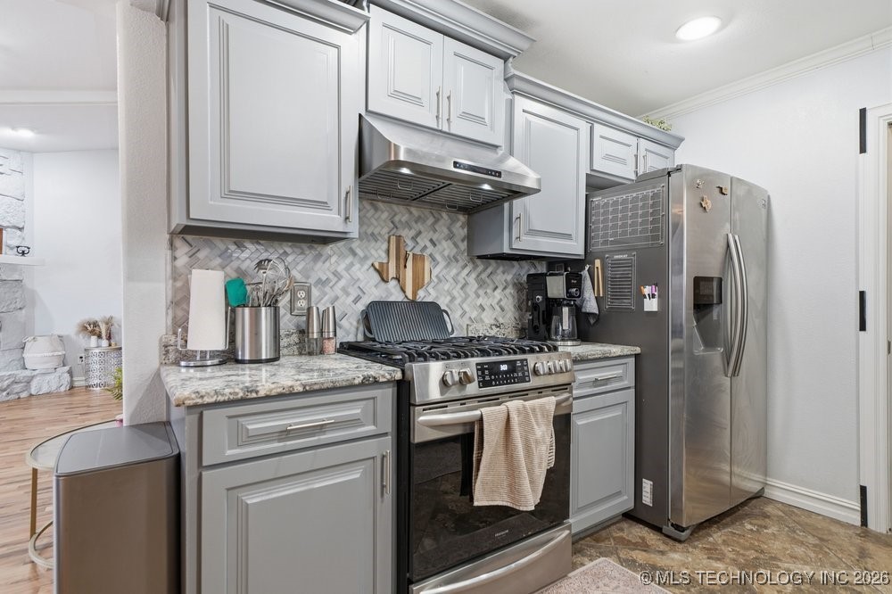 13327 E 33rd Place Property Photo 18