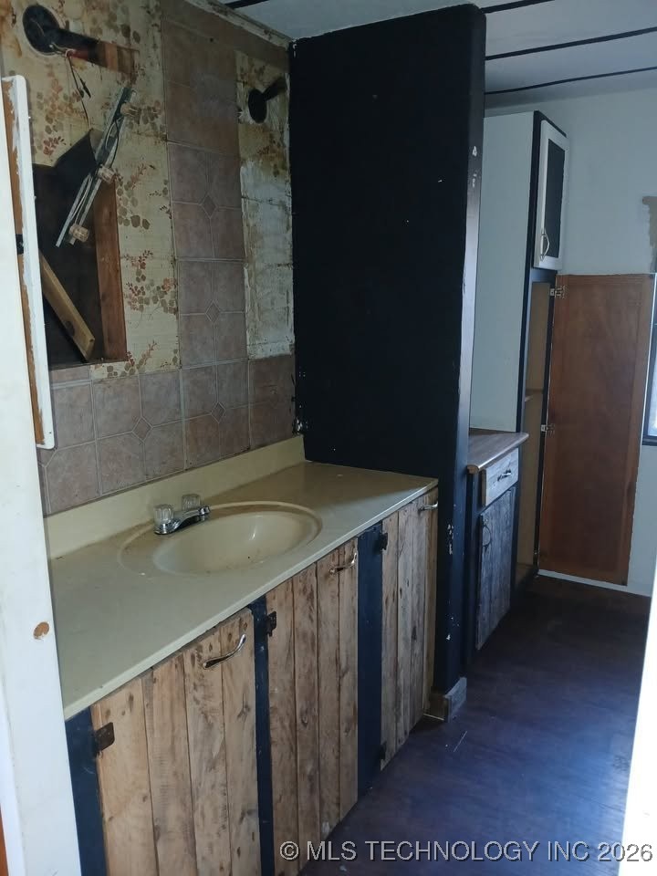 419090 E 1139 Road Property Photo 11