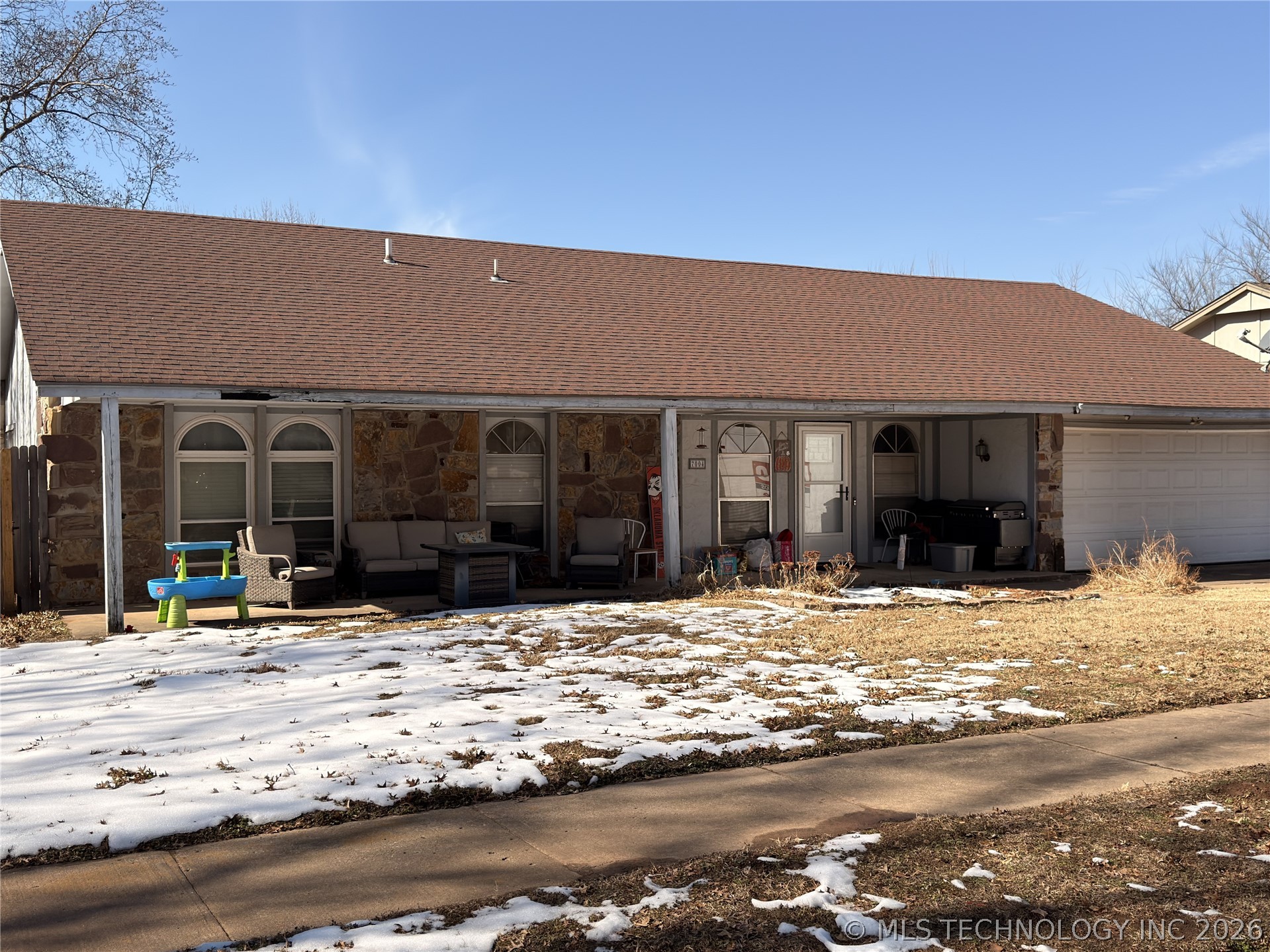 7004 S Date Avenue E Property Photo 2