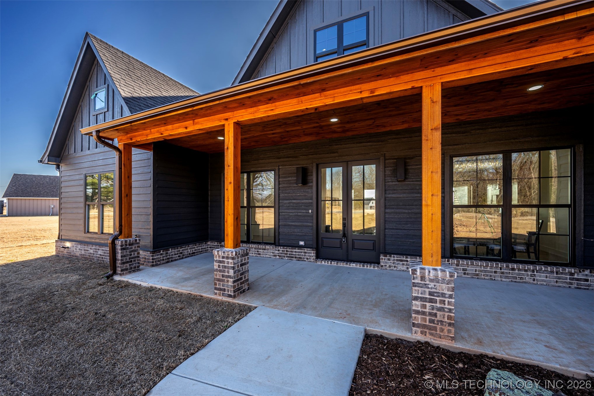 16052 County Road 3600 Property Photo 2